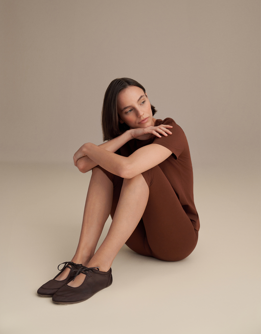 KISA KOLLU BASIC T-SHIRT ÇİKOLATA KAHVE