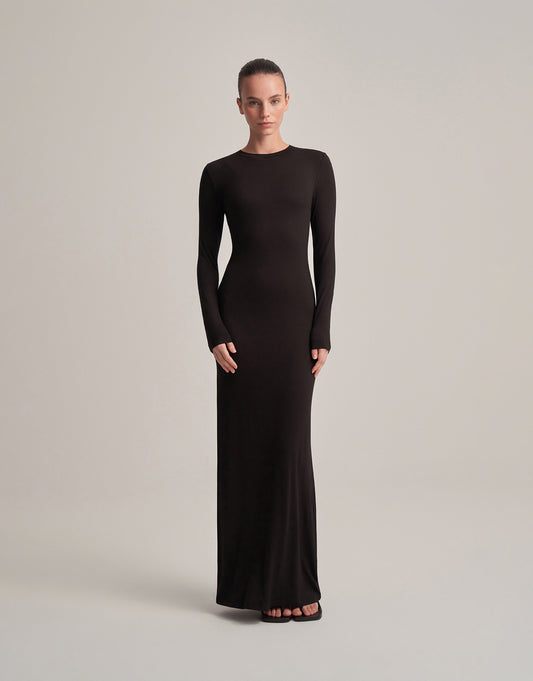 BODY-FITTING MAXI DRESS, BLACK.
