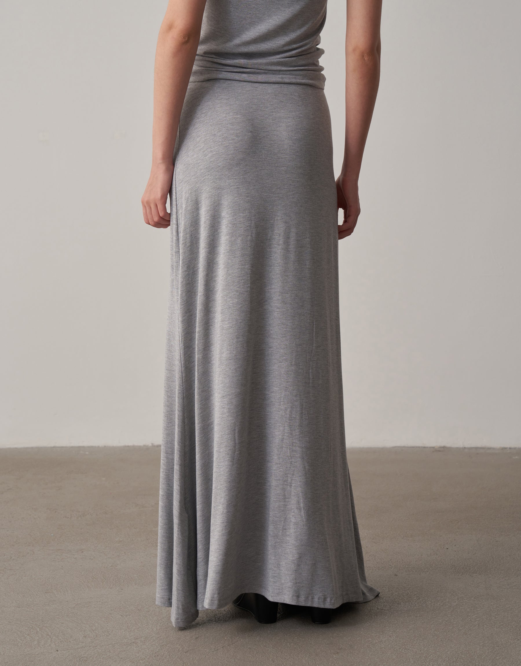 Long Skirt with Shape Area