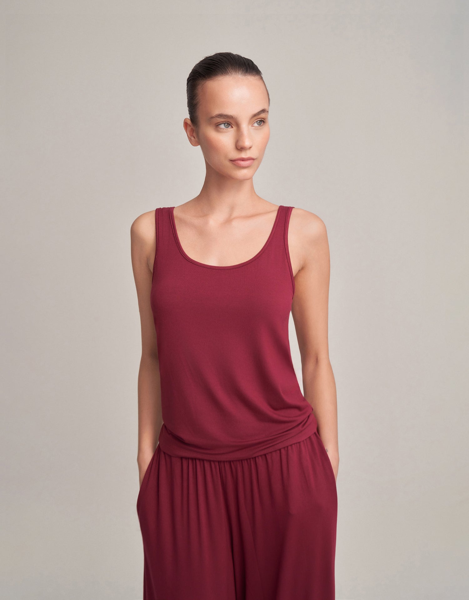THICK-STRAP TANK TOP BURGUNDY