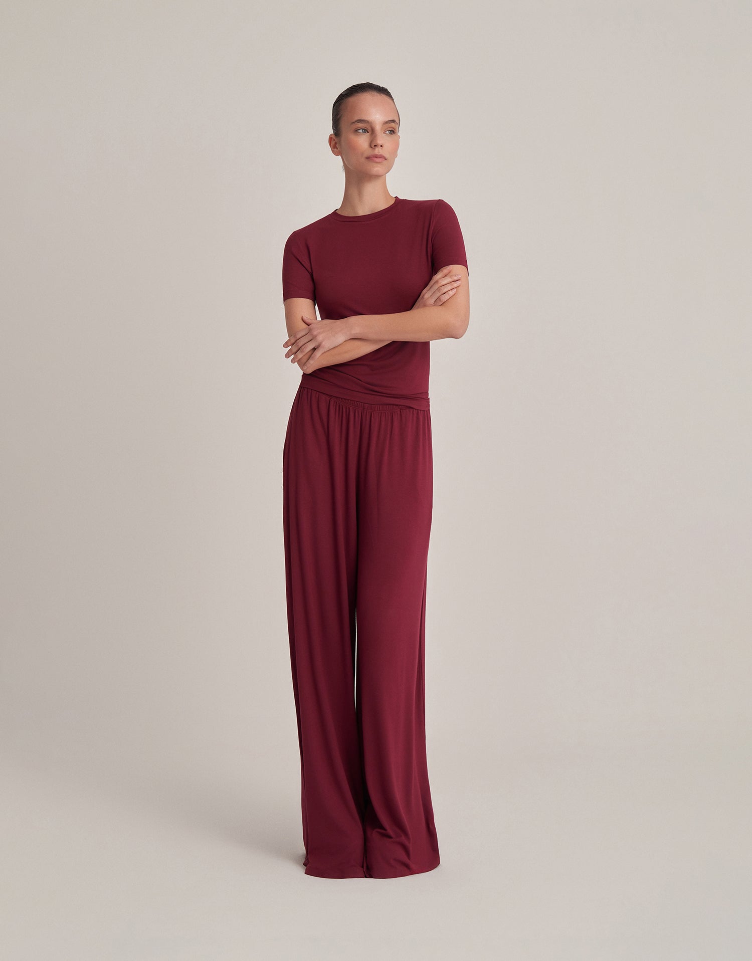 COMFORTABLE, LOOSE-FITTING TROUSERS, BURGUNDY.