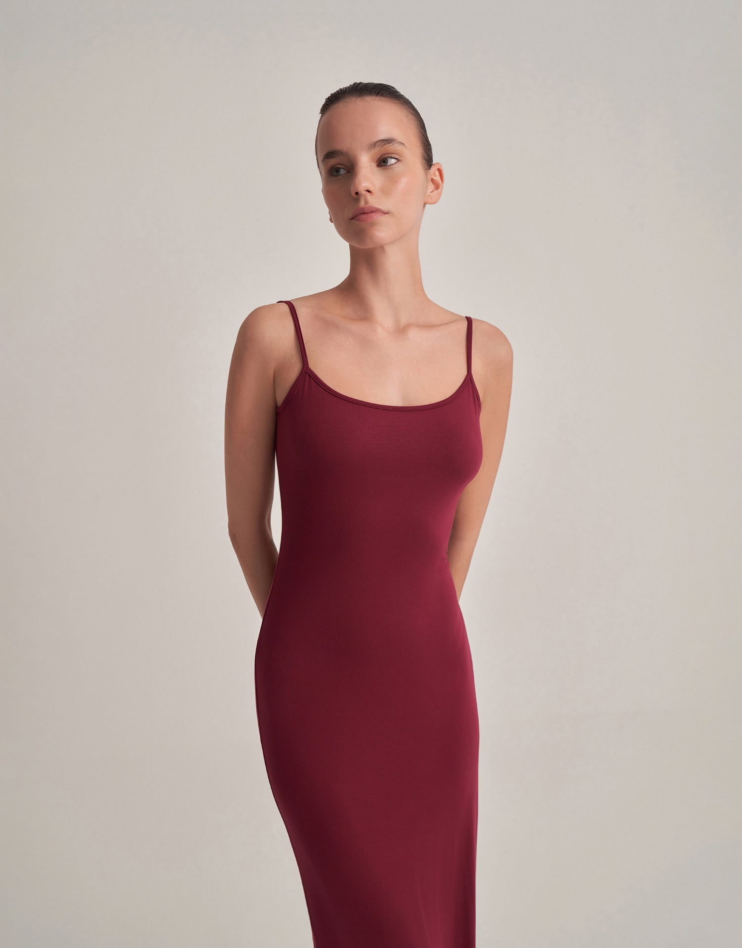 BACKLESS STRAPLESS LONG DRESS, BURGUNDY