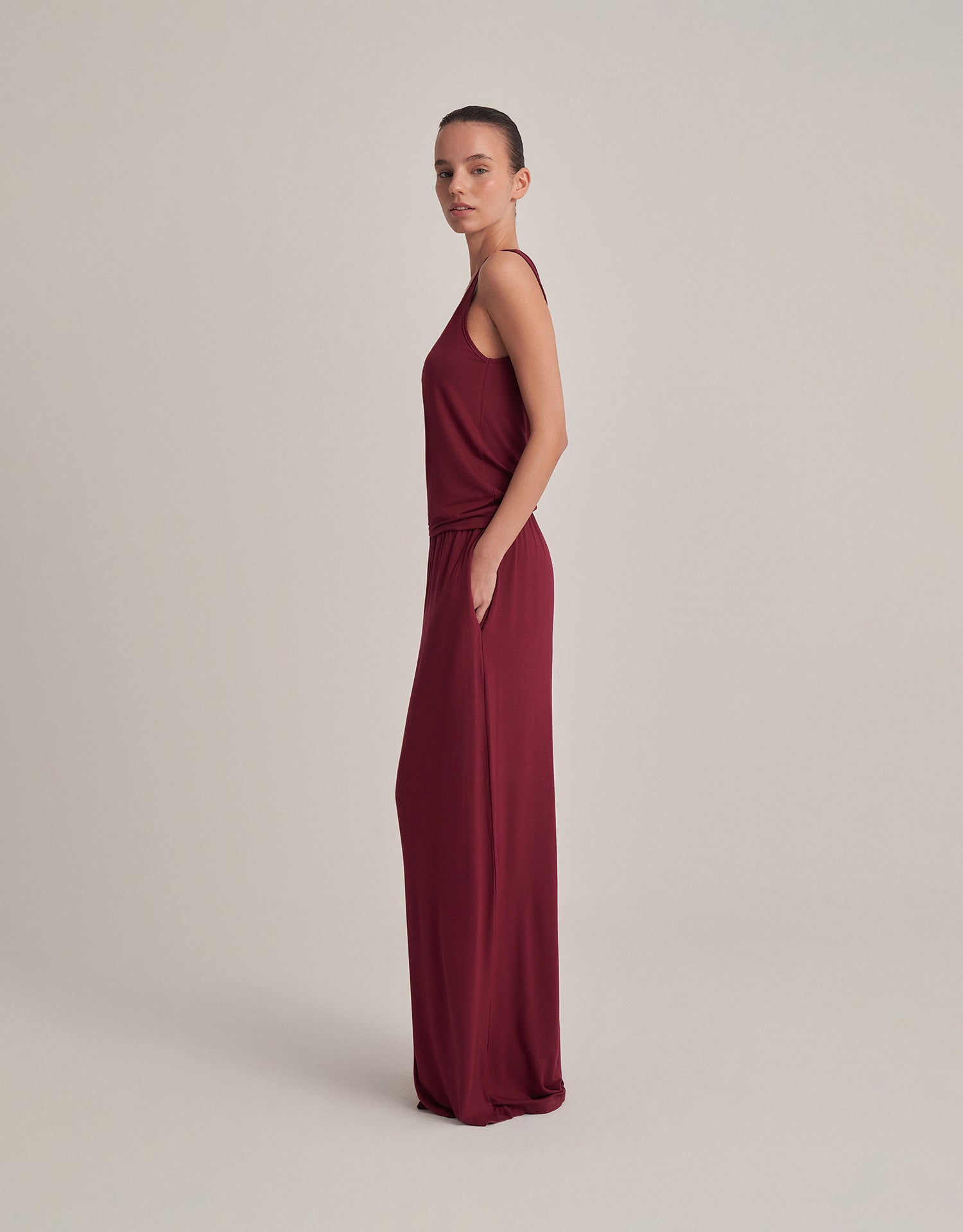 COMFORTABLE, LOOSE-FITTING TROUSERS, BURGUNDY.