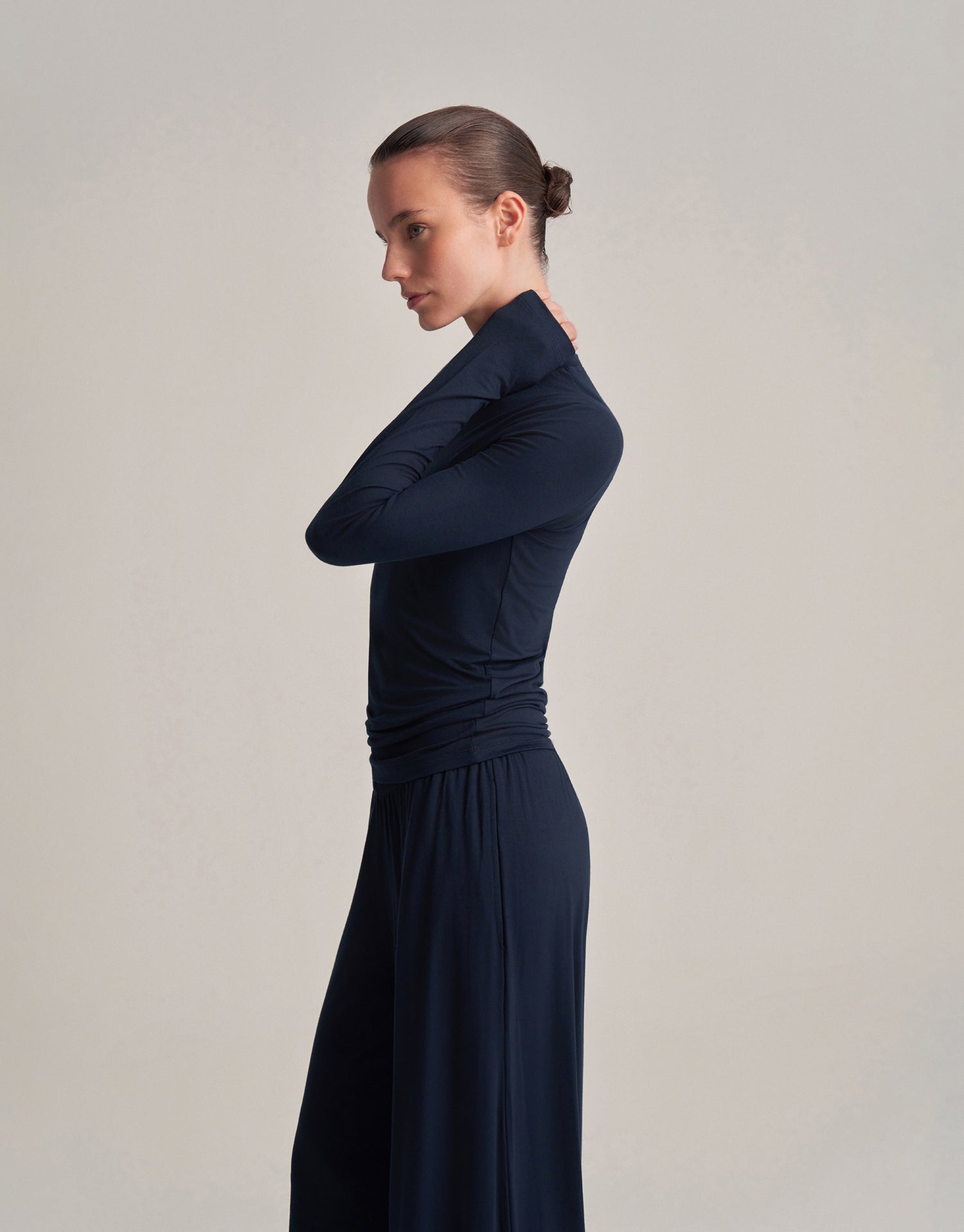 FITTED LONG-SLEEVE T-SHIRT NAVY BLUE