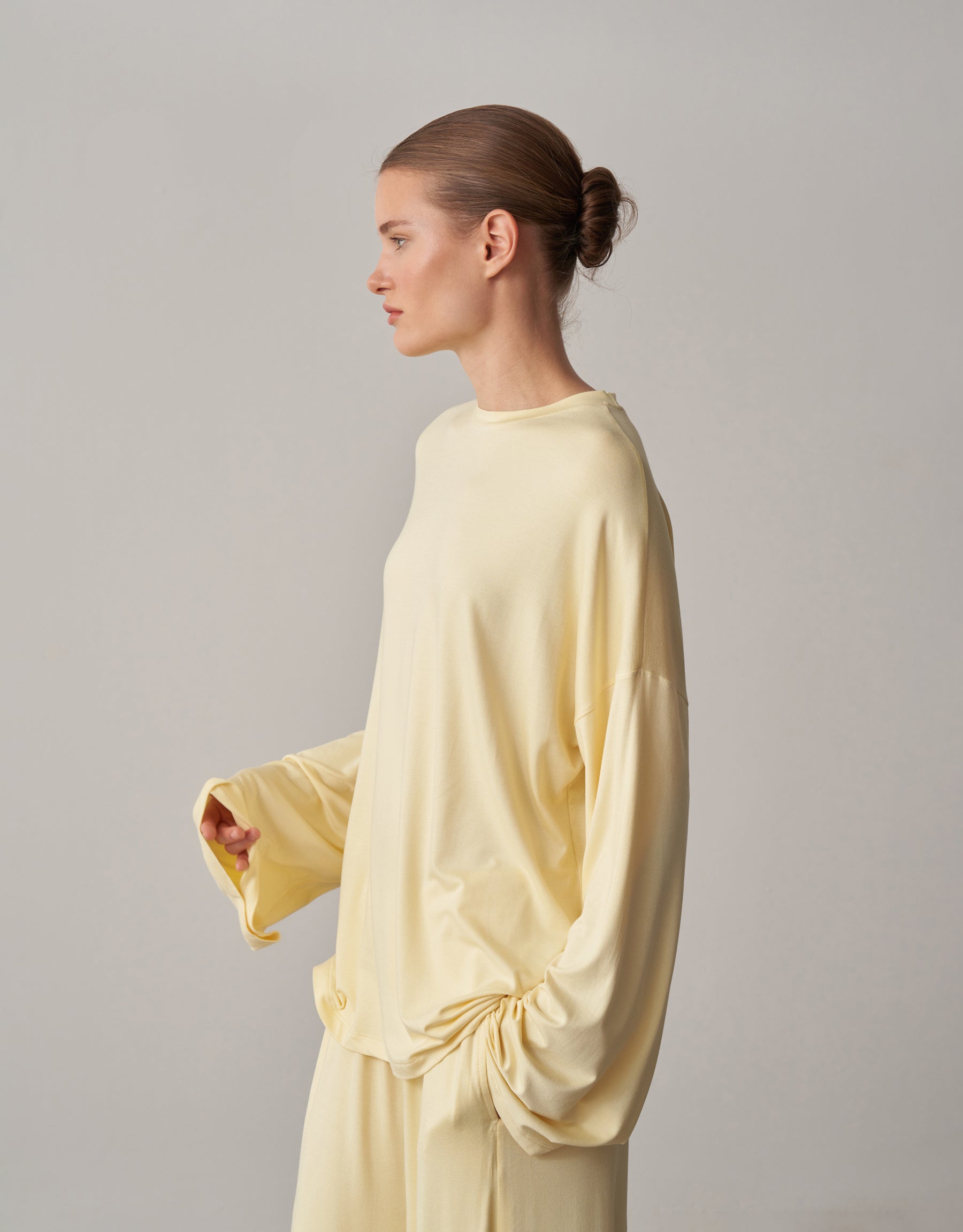 Relaxed Form Lie Blouse
