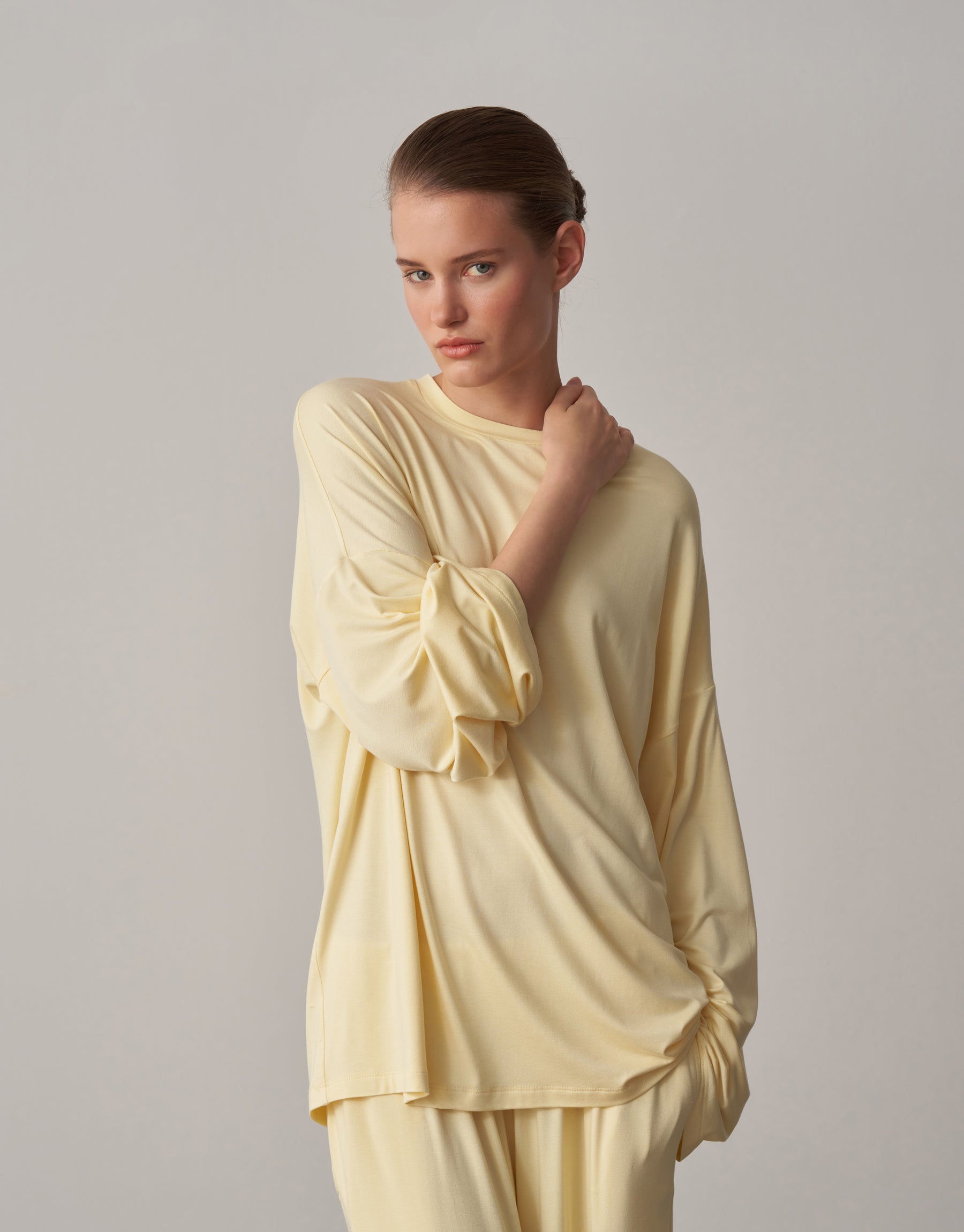 Relaxed Form Lie Blouse