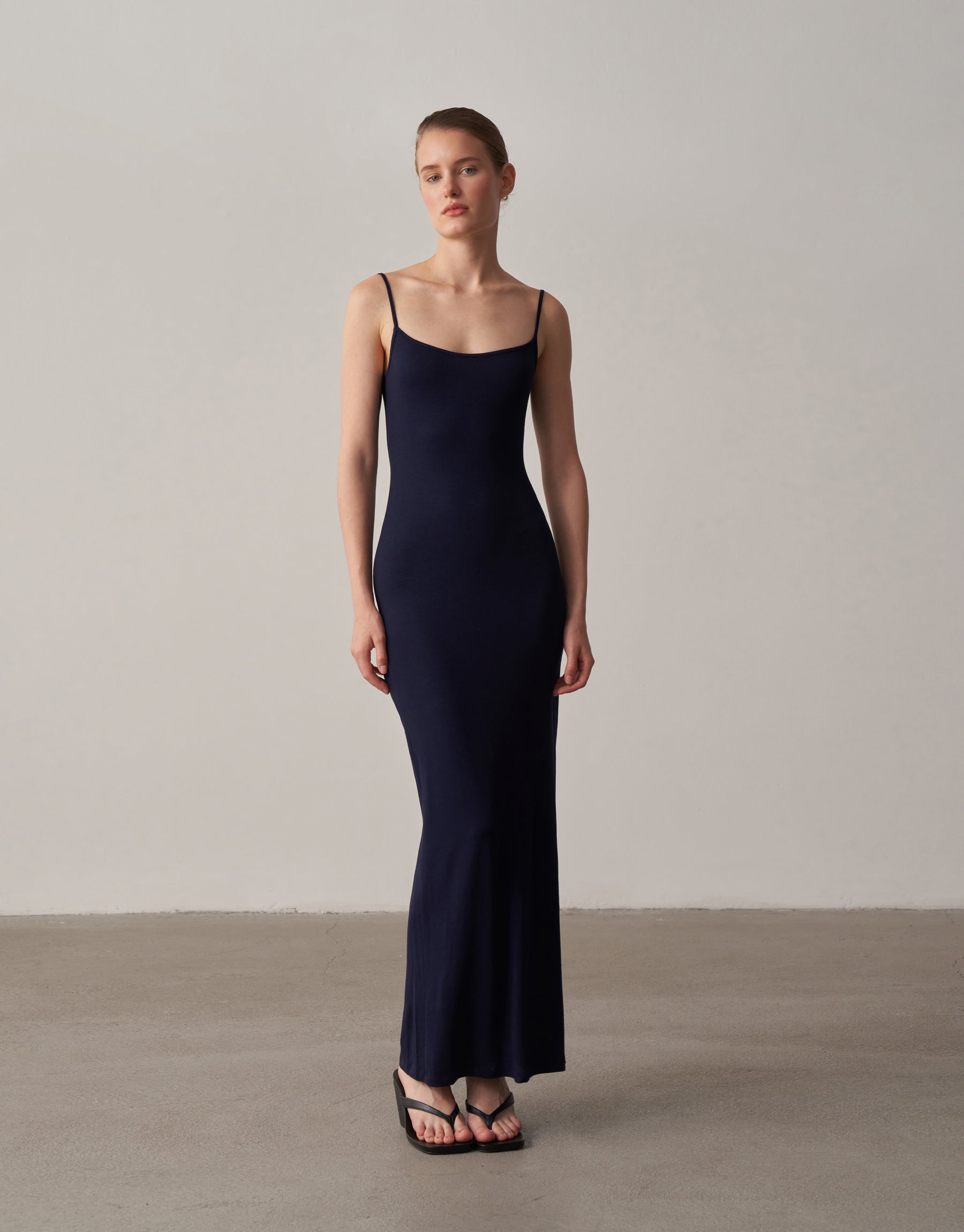 Gündüzden Geceye Askılı Midi Elbise