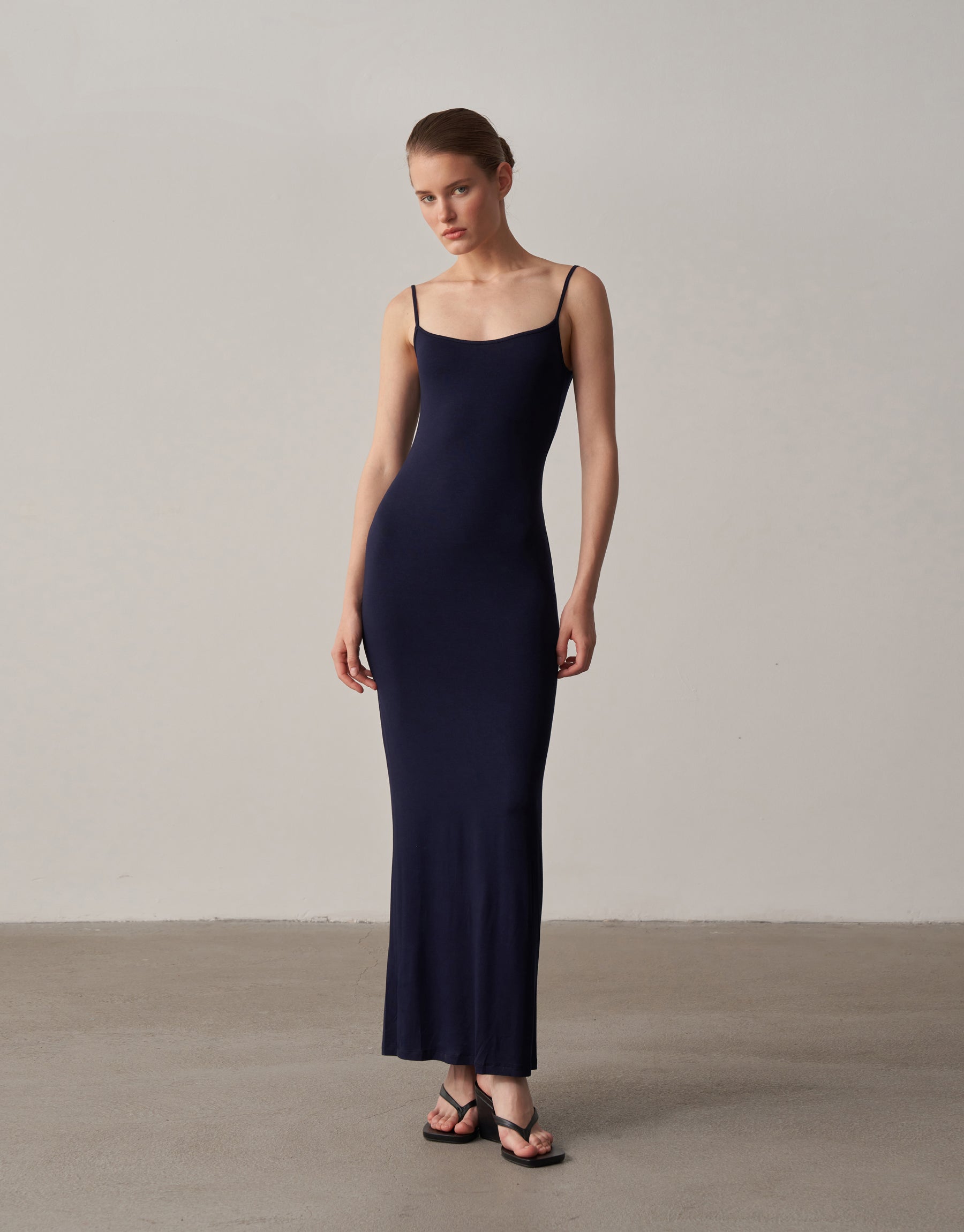 Gündüzden Geceye Askılı Midi Elbise