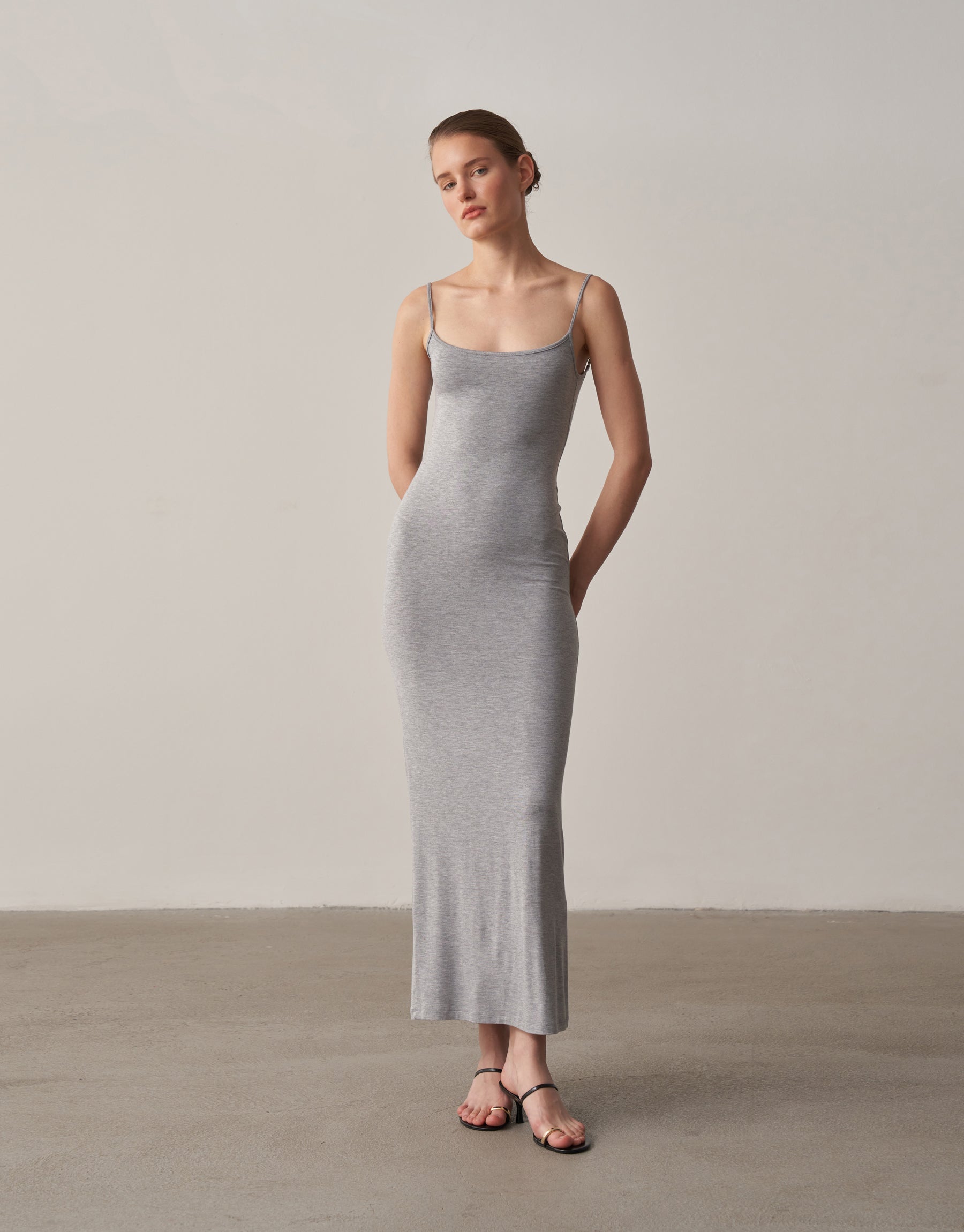 Gündüzden Geceye Askılı Midi Elbise