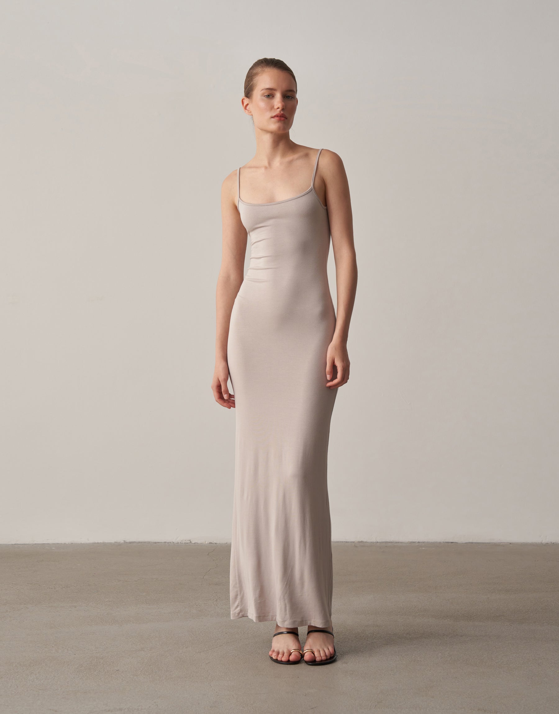 Gündüzden Geceye Askılı Midi Elbise