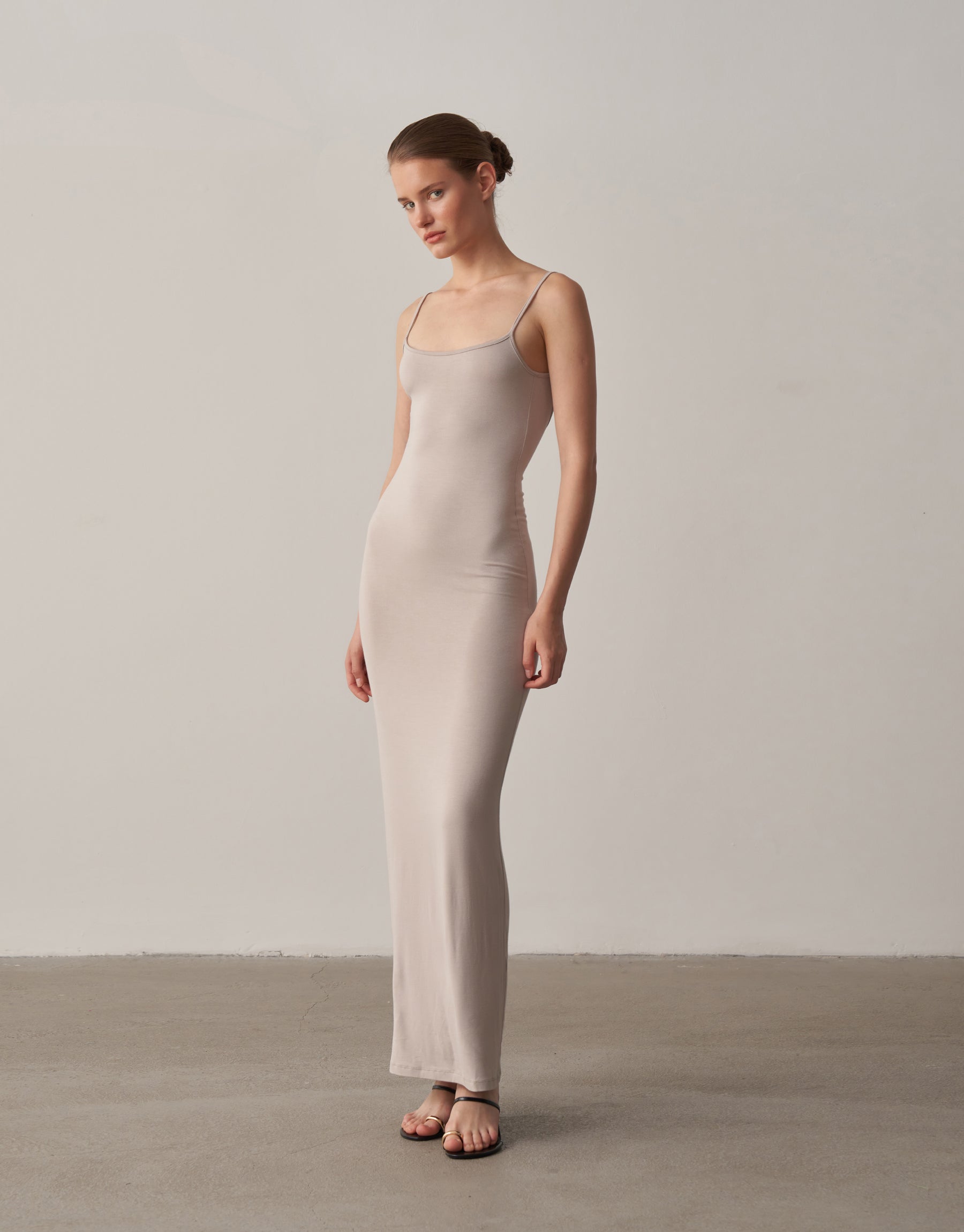 Gündüzden Geceye Askılı Midi Elbise