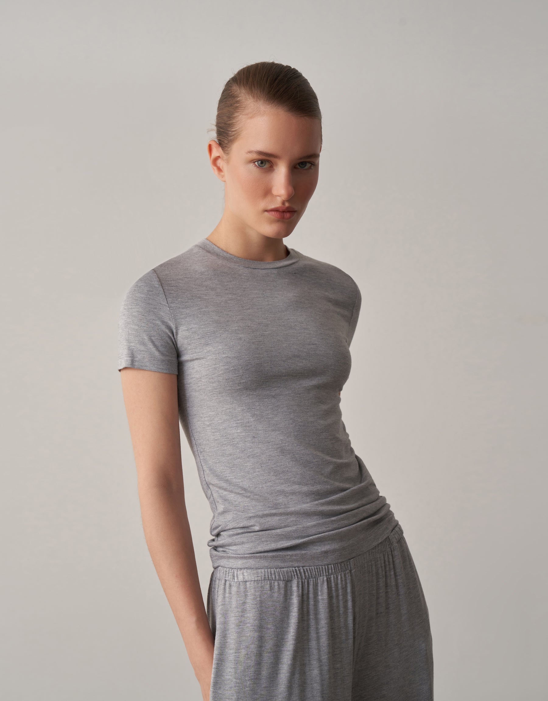 Fit Kesim Kısa Kollu Tişört