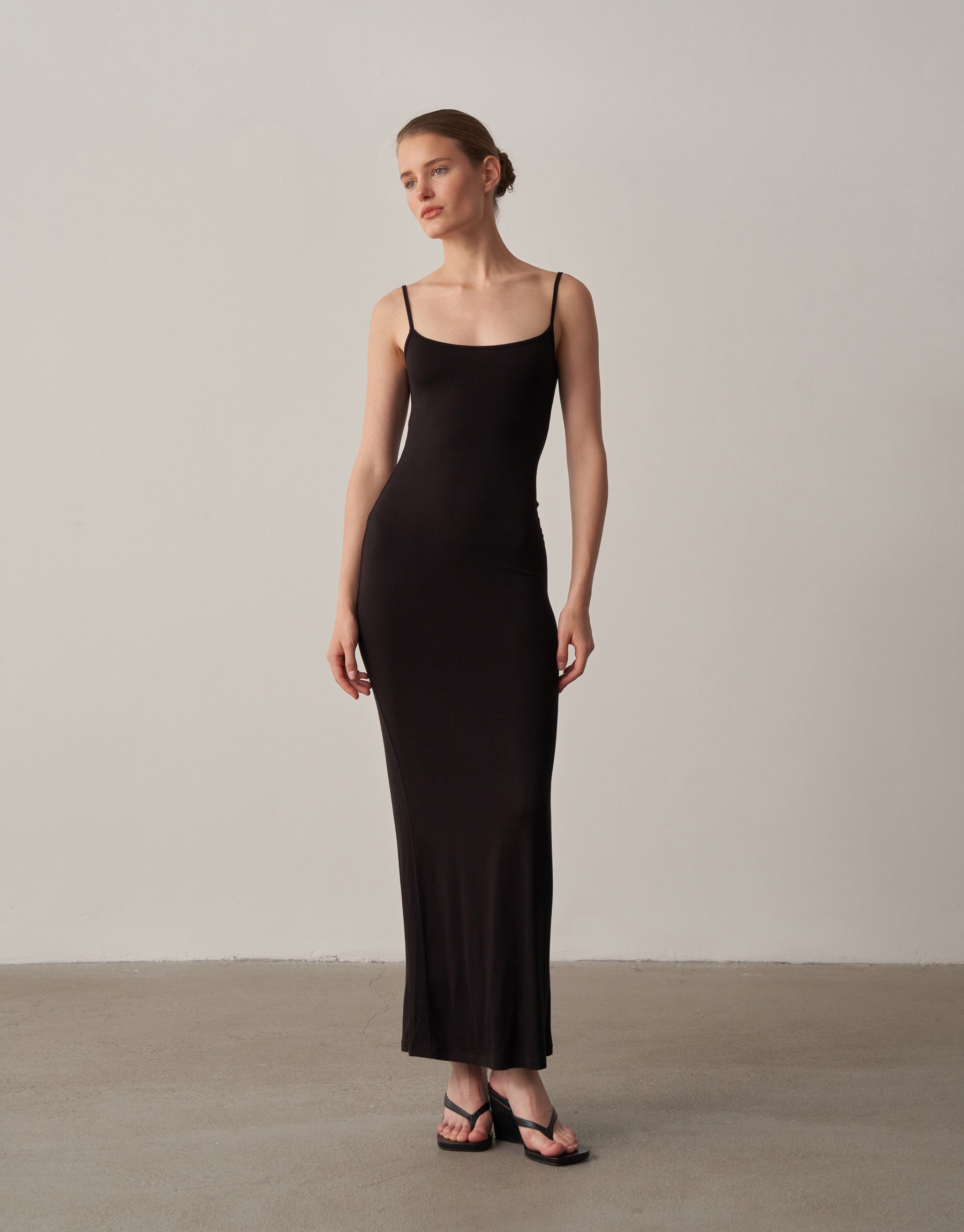 Gündüzden Geceye Askılı Midi Elbise