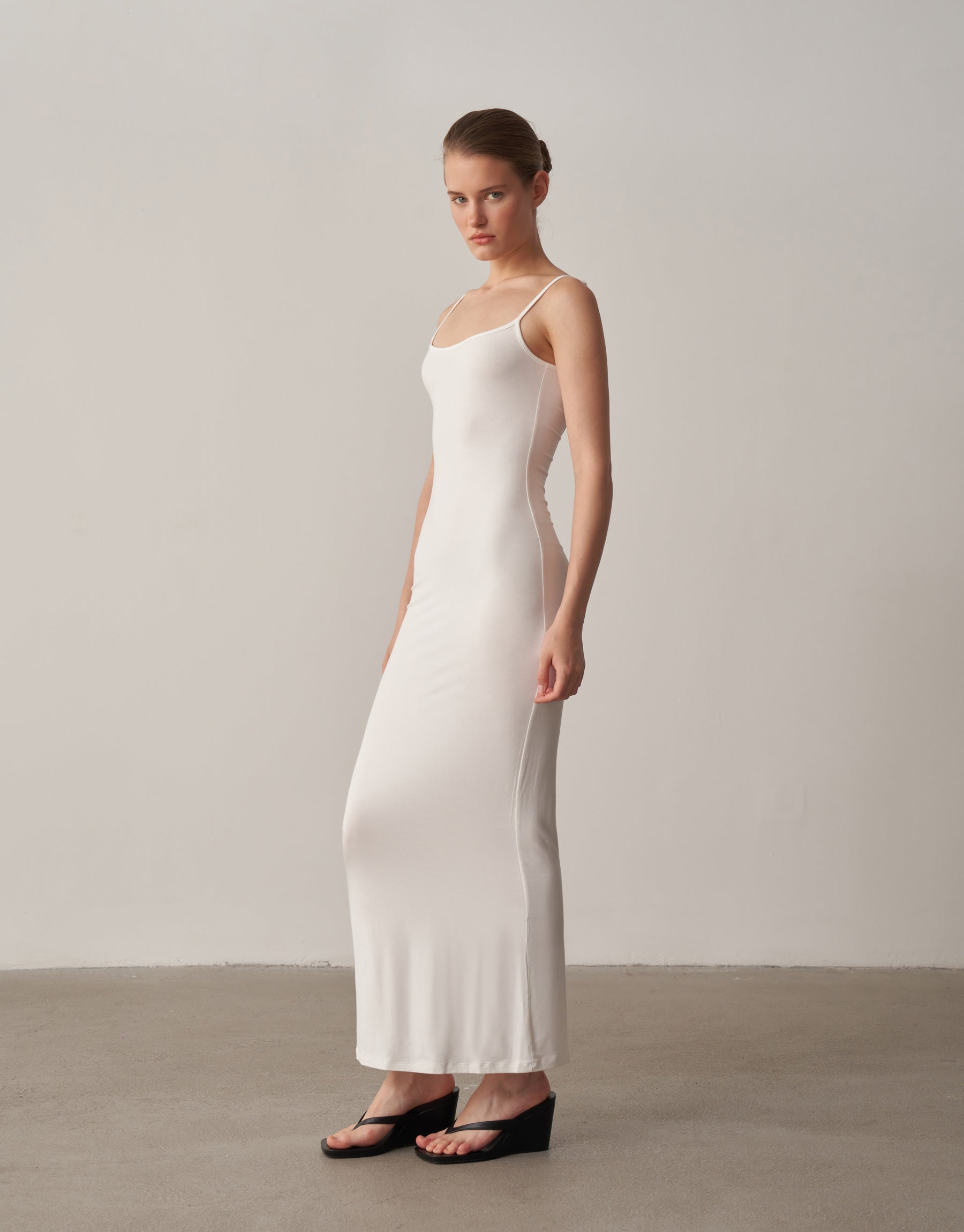 Gündüzden Geceye Askılı Midi Elbise