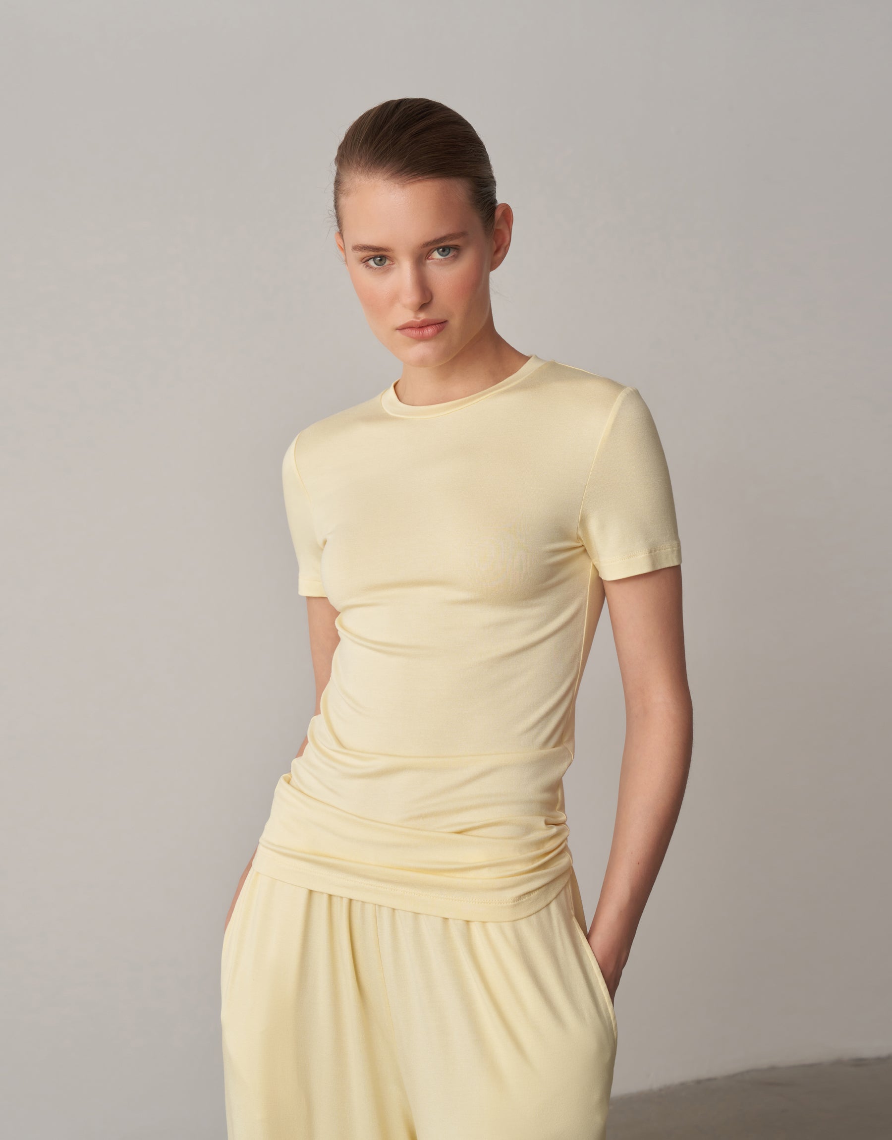 Fit Kesim Kısa Kollu Tişört