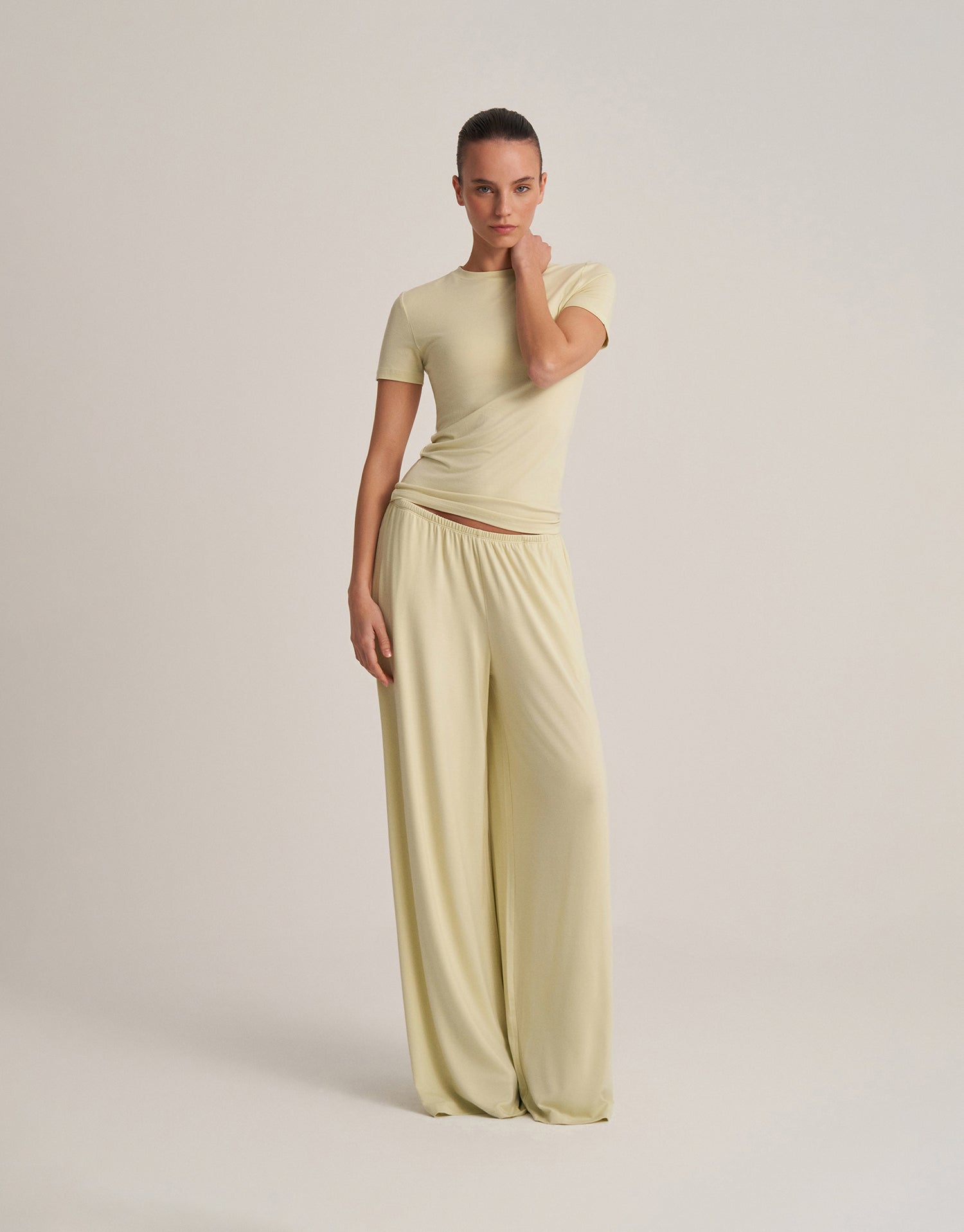 COMFORTABLE, CLOTHED PANTS LIME