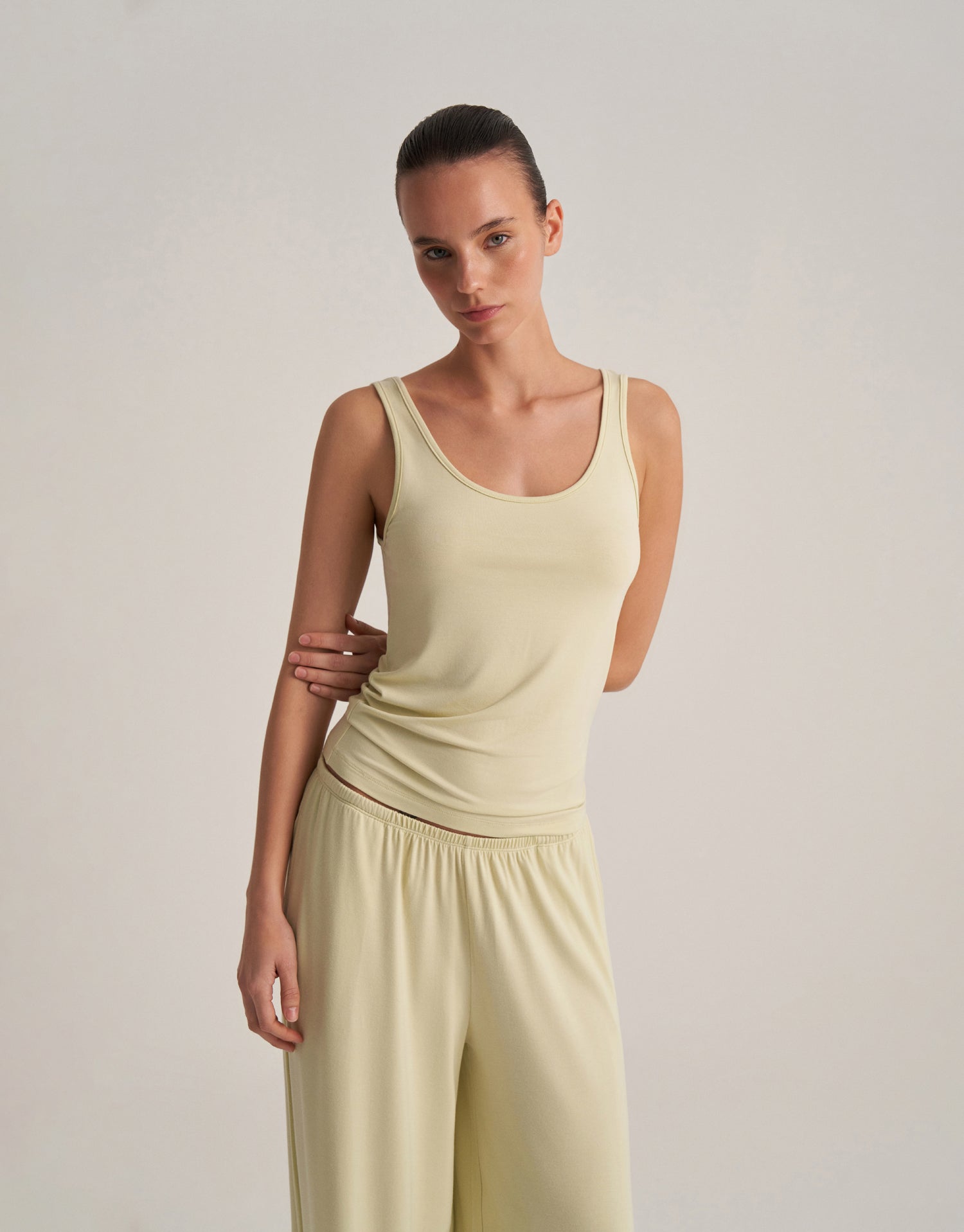 THICK STRAP TANK TOP LIME