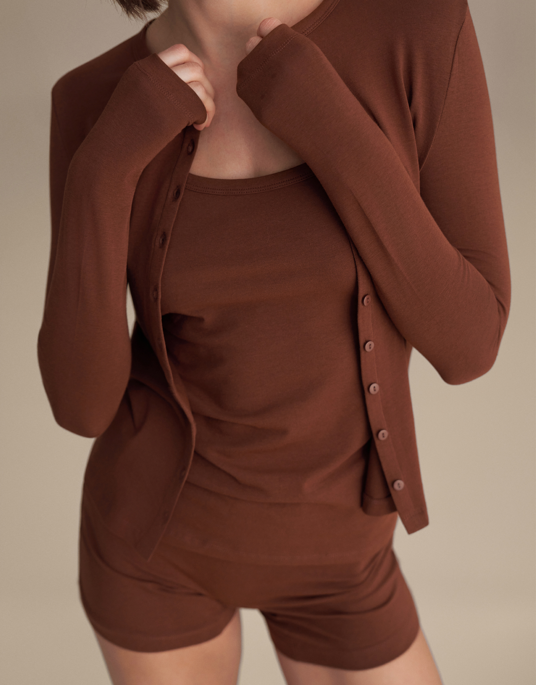 MİNİ DÜĞMELİ BLUZ ÇİKOLATA KAHVE
