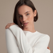 Long-sleeved basic t-shirt, ecru.