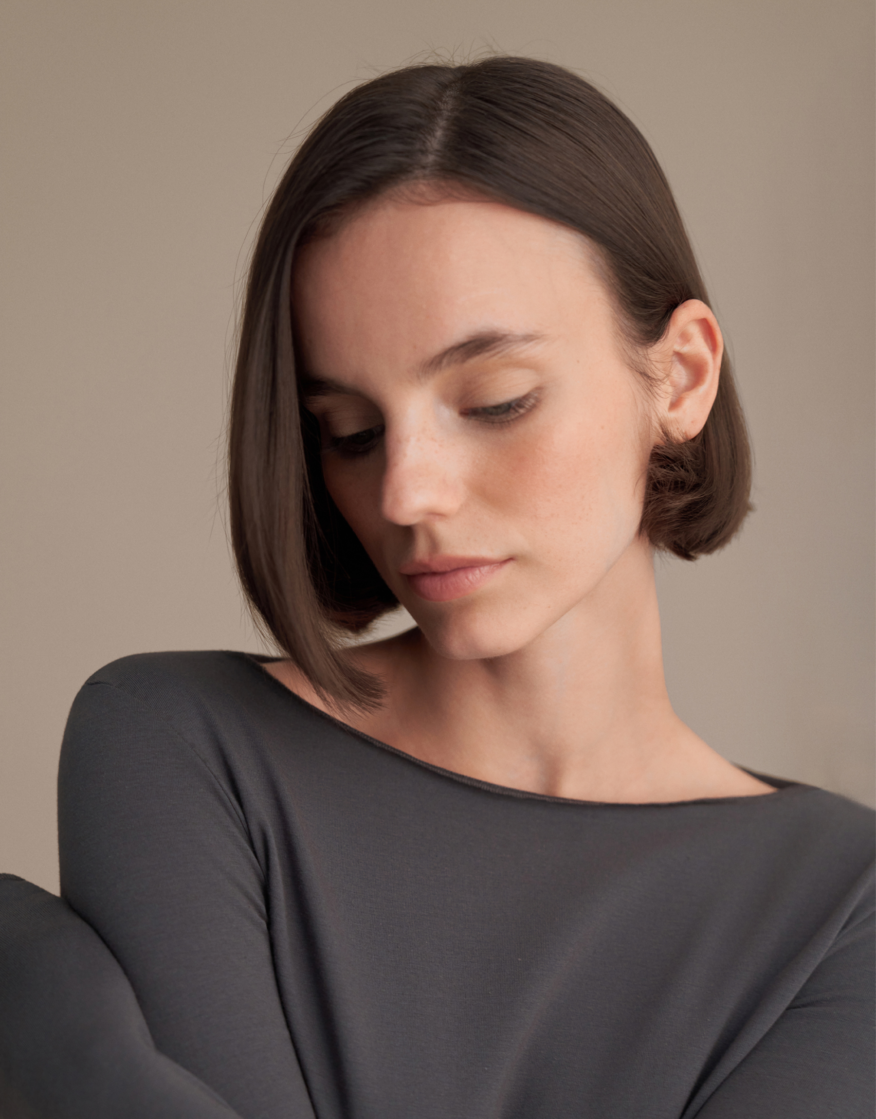 KAYIK YAKA UZUN KOLLU BLUZ FÜME