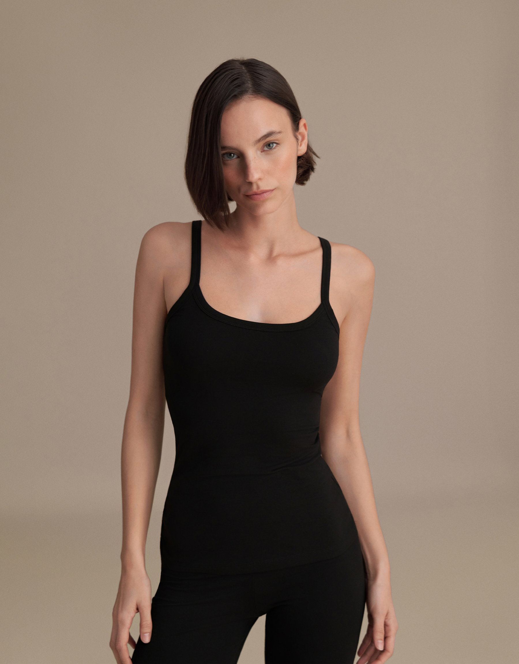 FİT FORMLU ASKILI ATLET SİYAH