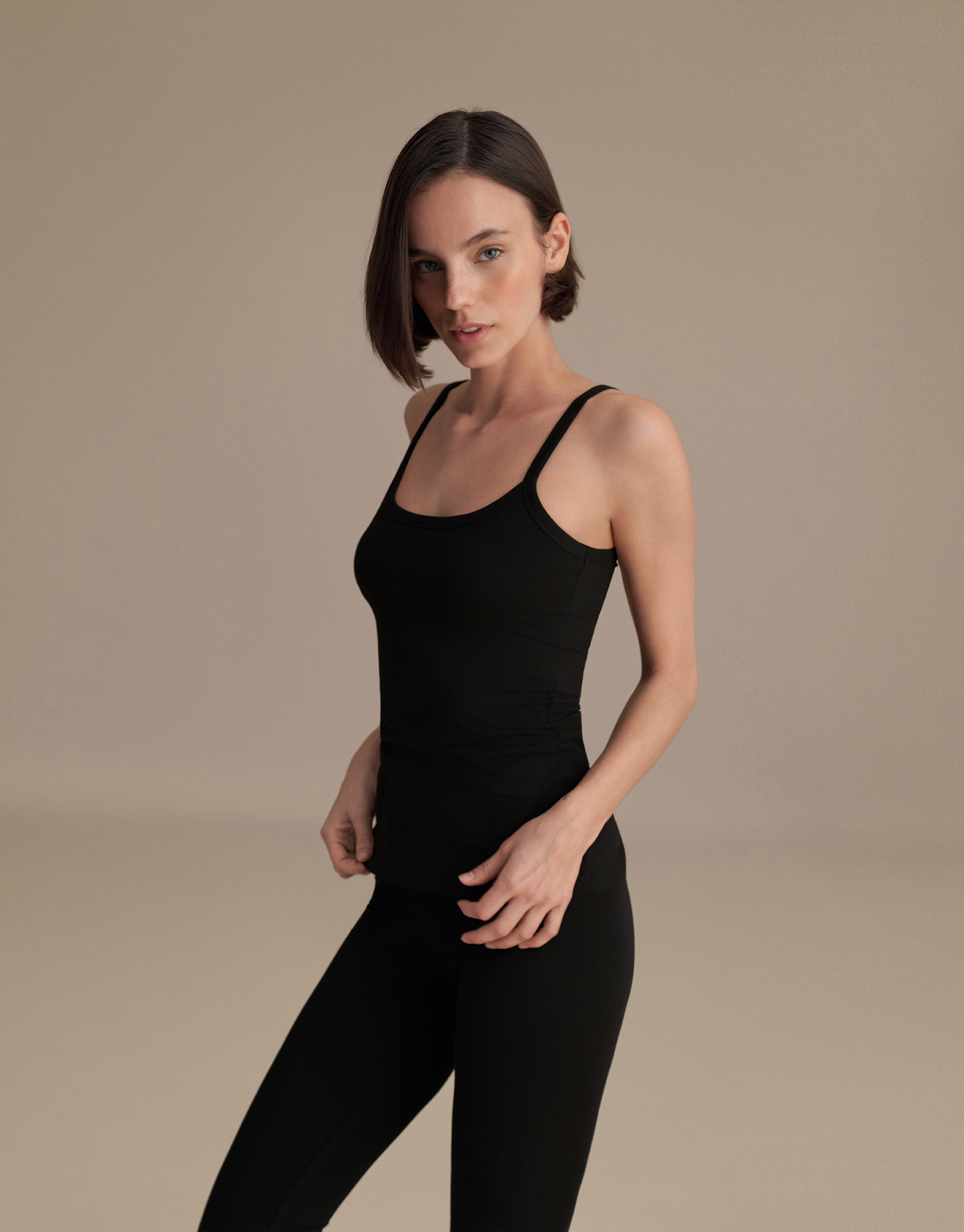 FİT FORMLU ASKILI ATLET SİYAH