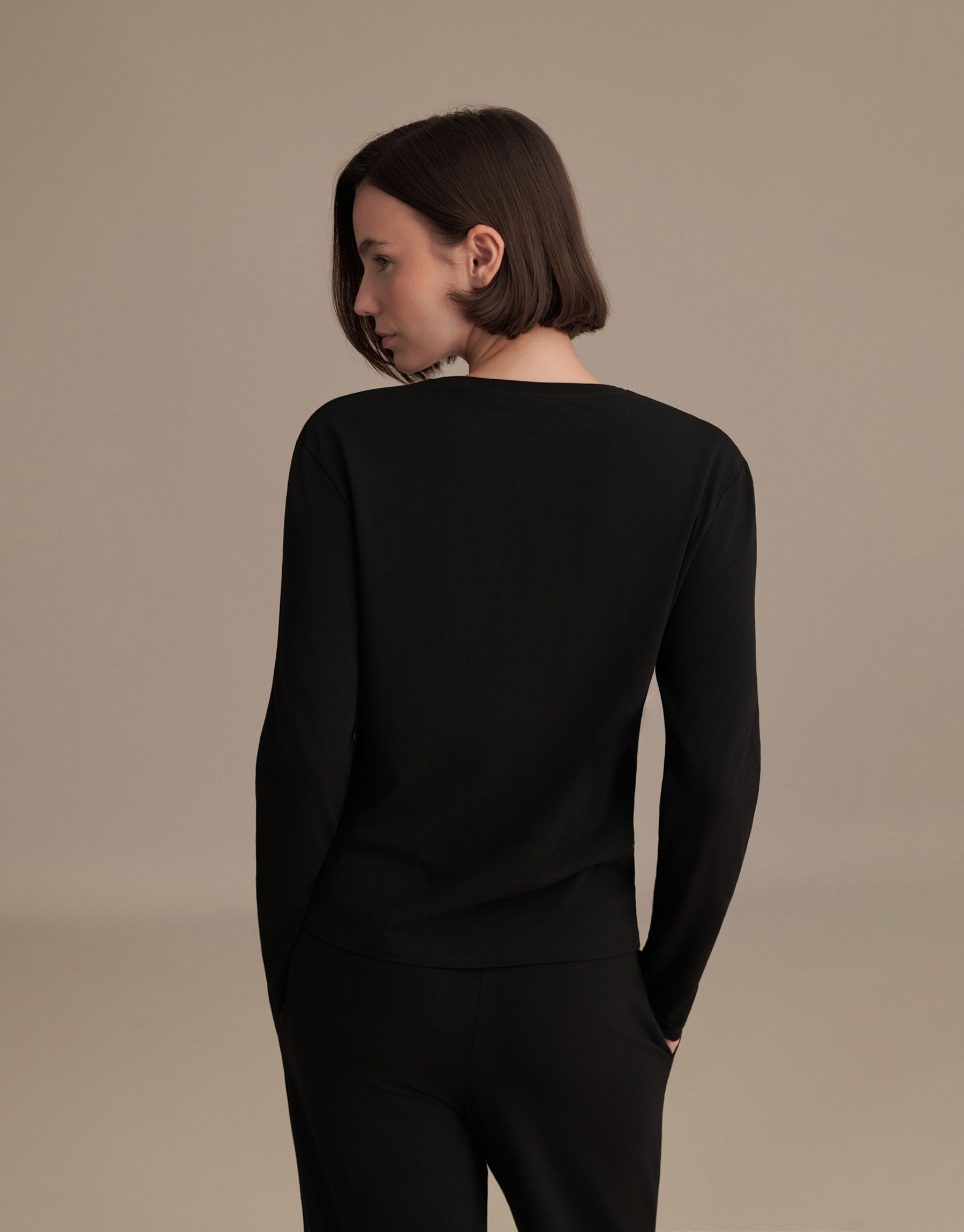 LONG-SLEEVED BASIC T-SHIRT BLACK