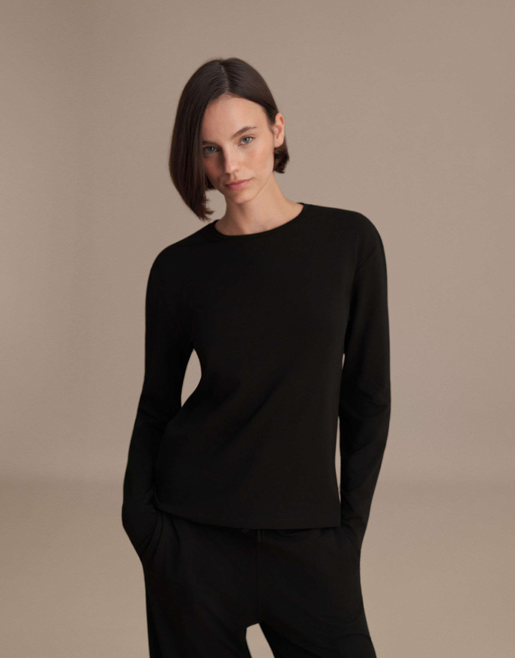 LONG-SLEEVED BASIC T-SHIRT BLACK