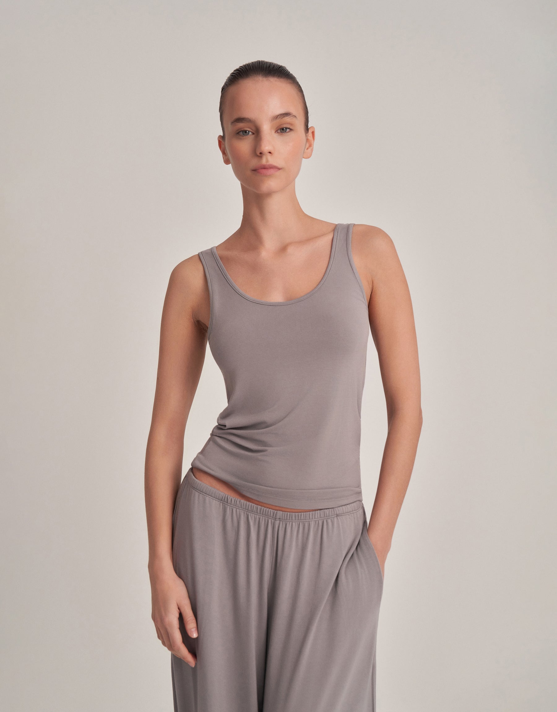 THICK STRAP TANK TOP ASH GRAY