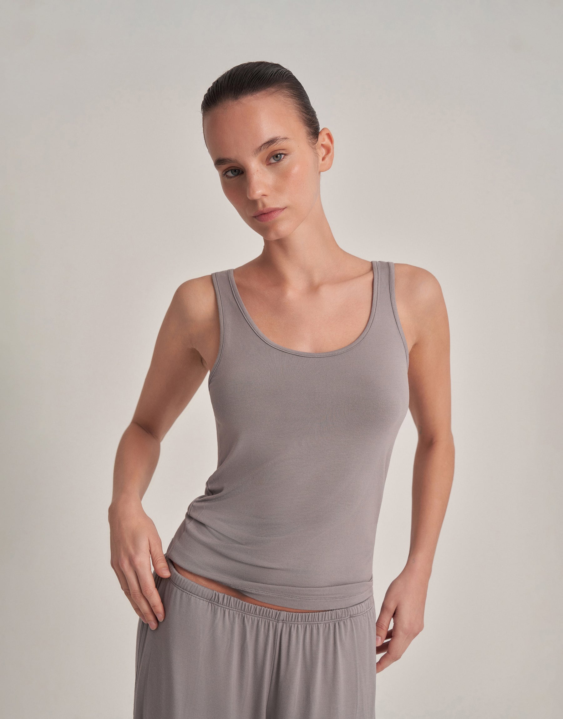 THICK STRAP TANK TOP ASH GRAY