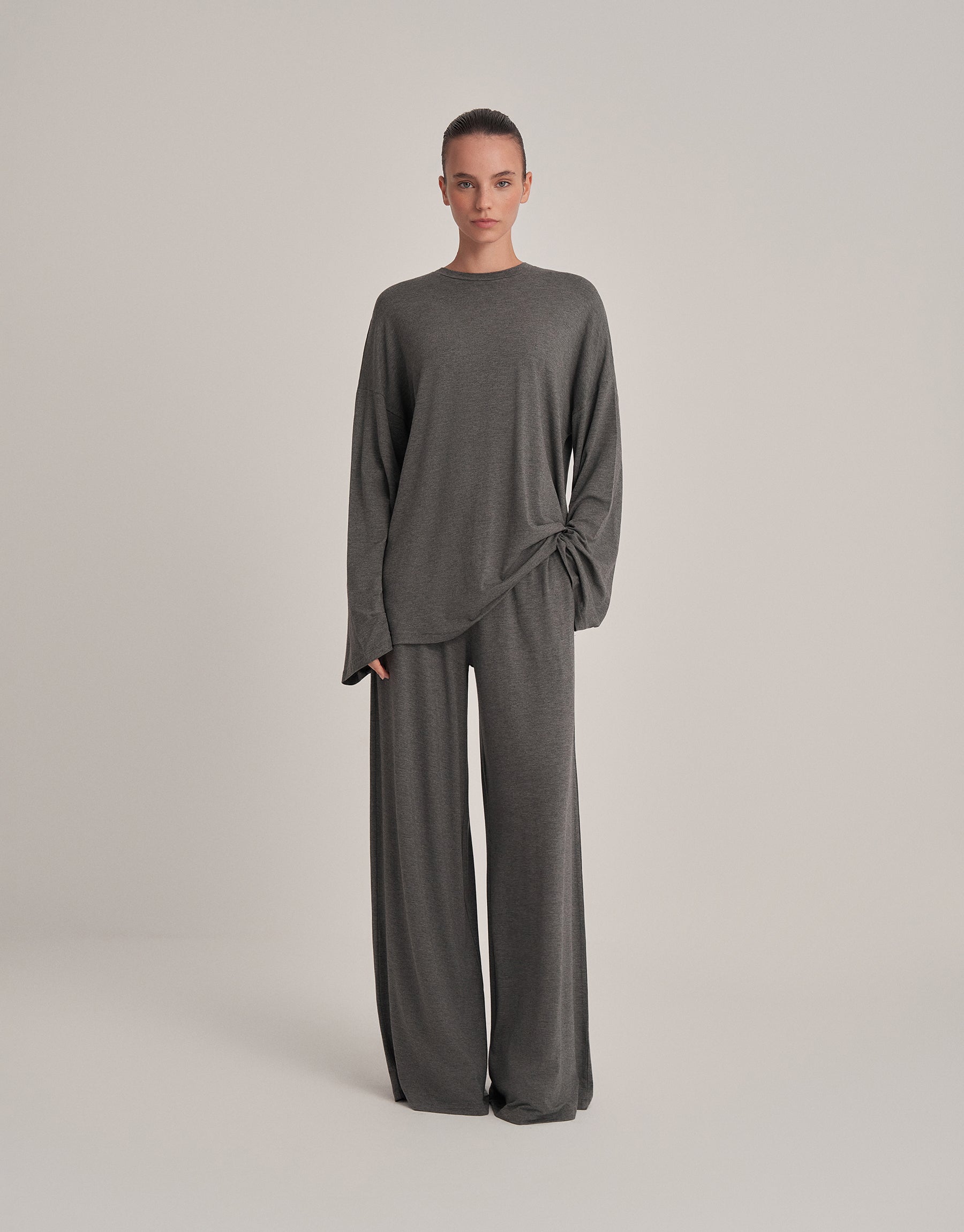Relaxed fit blouse in anthracite melange.