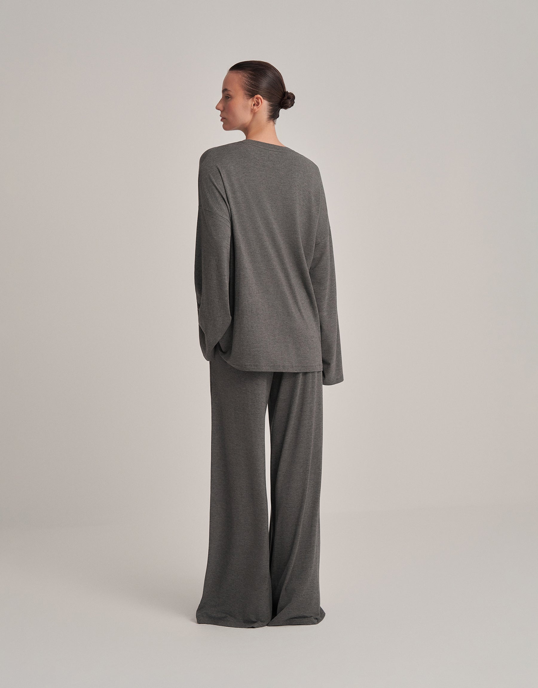 Relaxed fit blouse in anthracite melange.