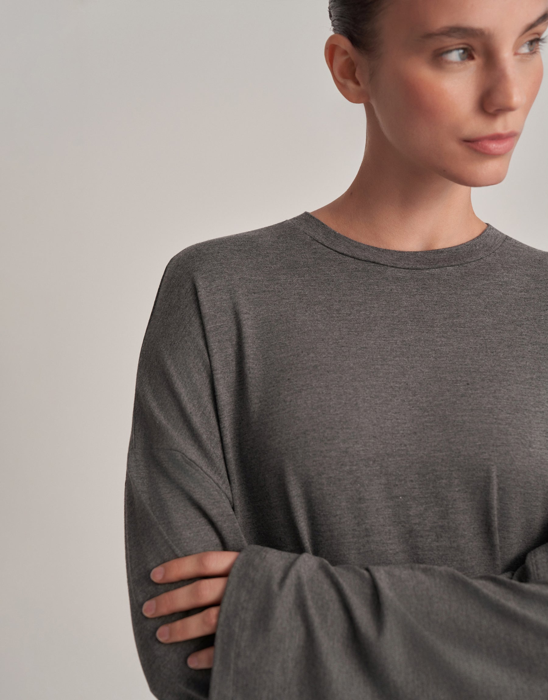 Relaxed fit blouse in anthracite melange.