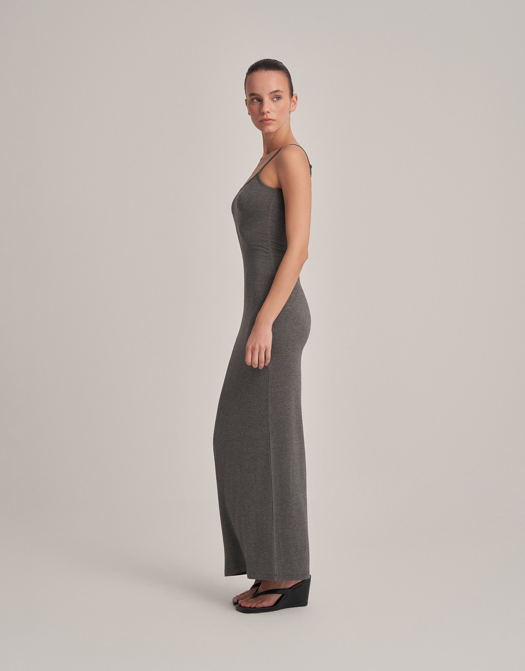 SIRT DEKOLTELİ ASKILI UZUN ELBİSE ANTRASİT MELANJ