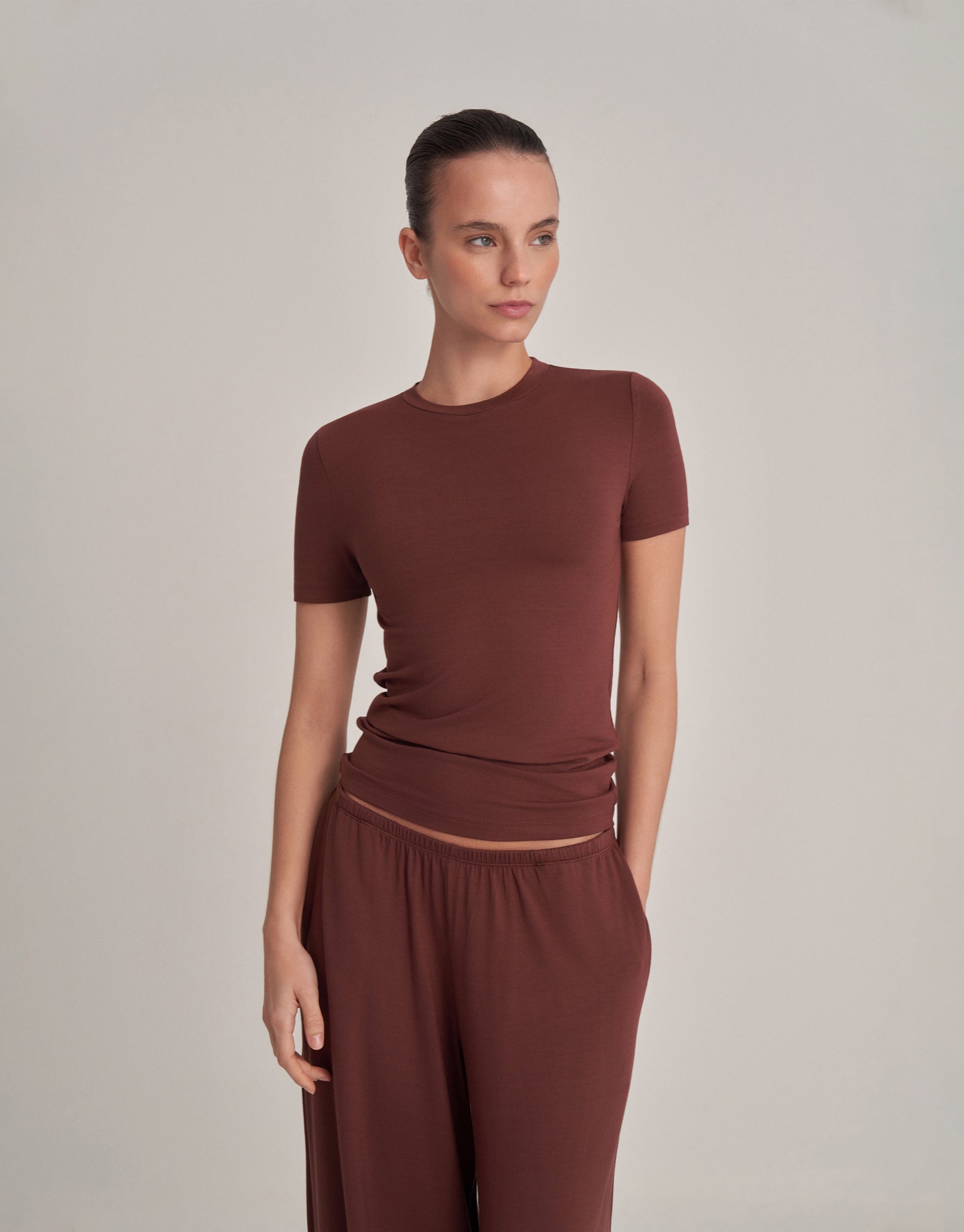 FIT SHORT-SLEEVE T-SHIRT CHOCOLATE BROWN