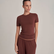 FIT KESIM KISA KOLLU T-SHIRT ÇİKOLATA KAHVE