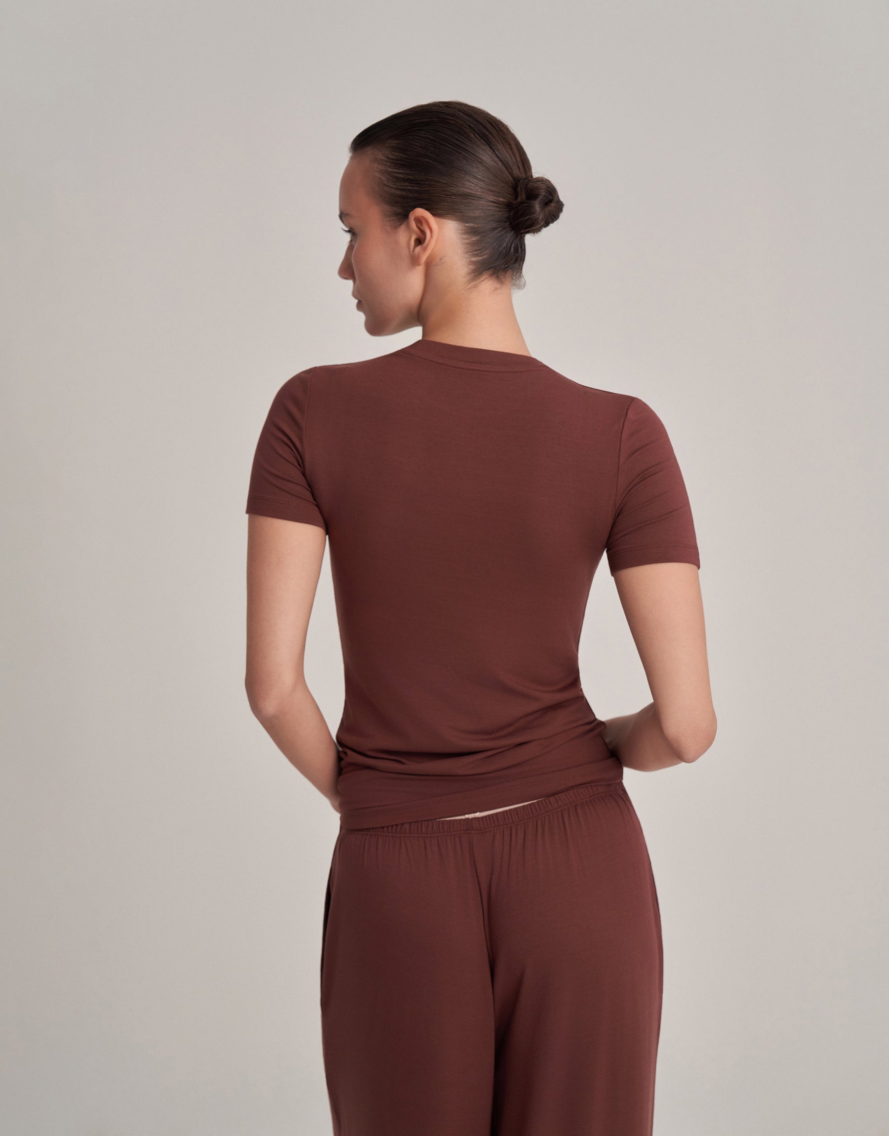 FIT SHORT-SLEEVE T-SHIRT CHOCOLATE BROWN