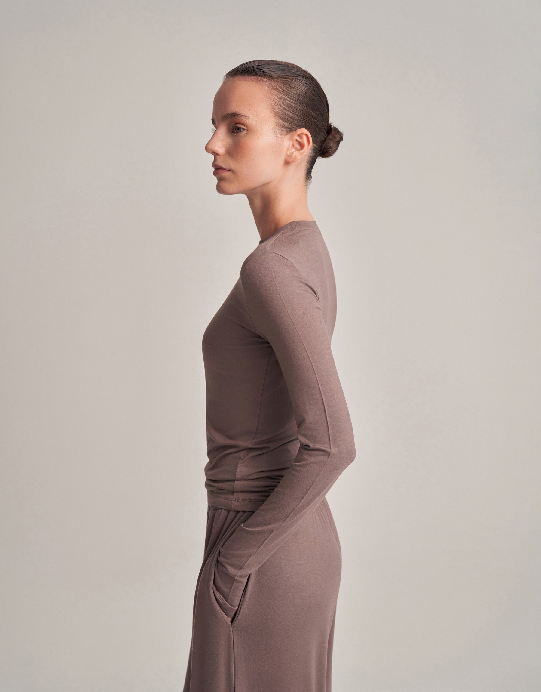 FITTED LONG-SLEEVE T-SHIRT MINK