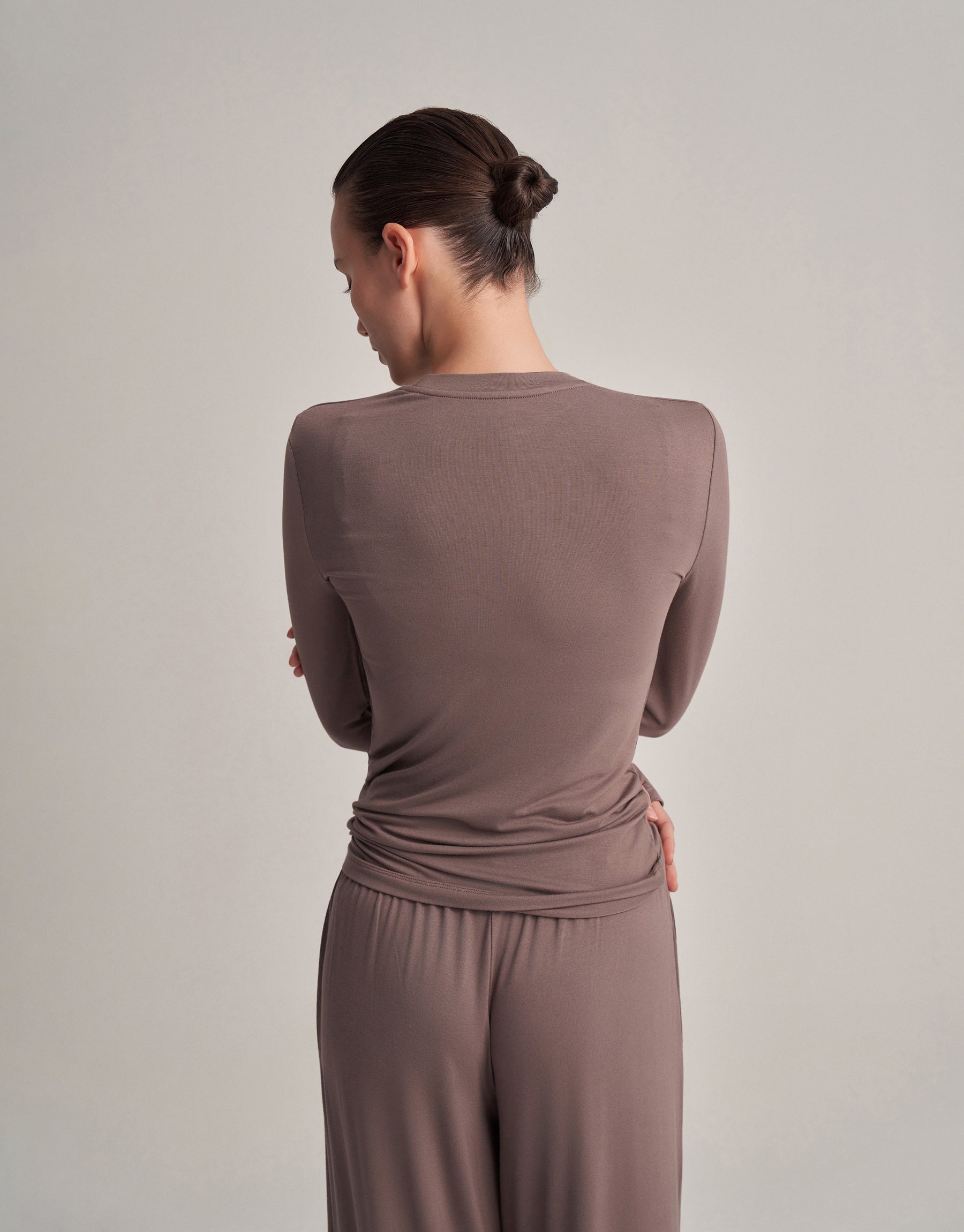 FITTED LONG-SLEEVE T-SHIRT MINK