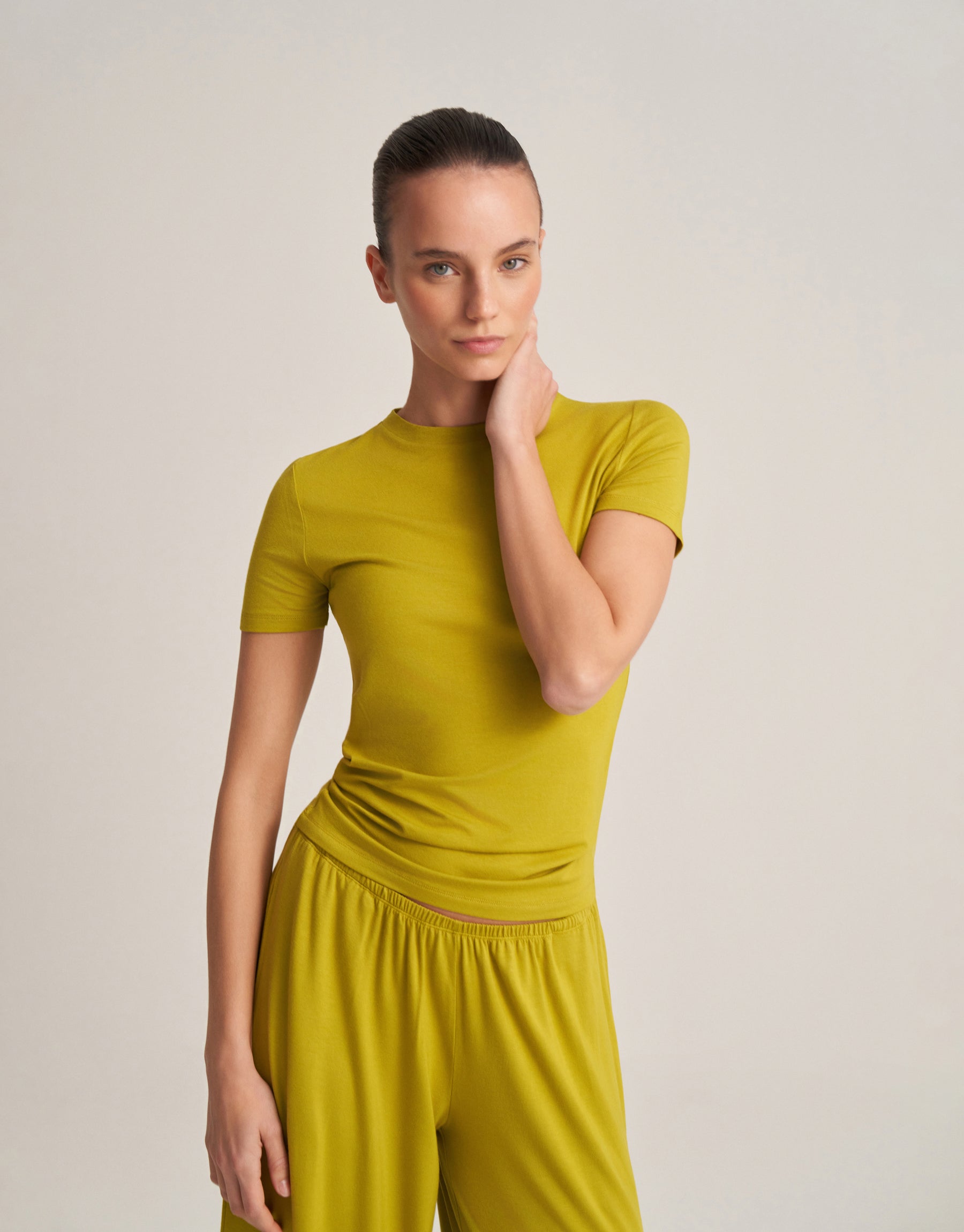 FIT SHORT-SLEEVE T-SHIRT OLIVE GREEN