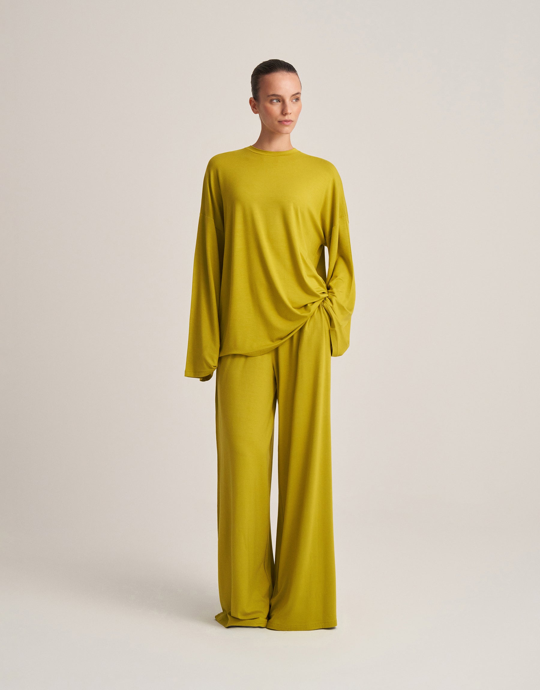 RELAXED FIT BLOUSE IN OLIVE GREEN