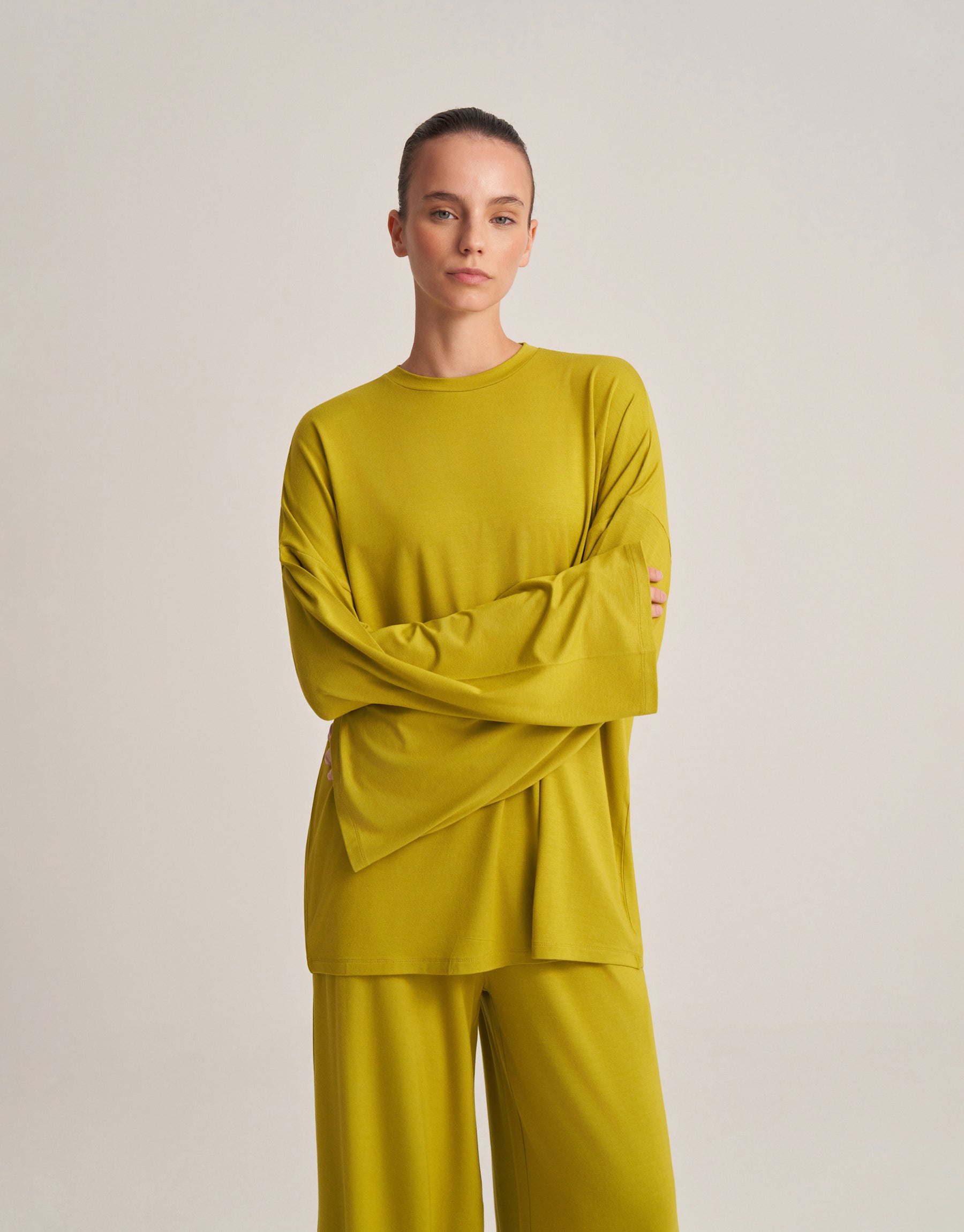 RELAXED FIT BLOUSE IN OLIVE GREEN