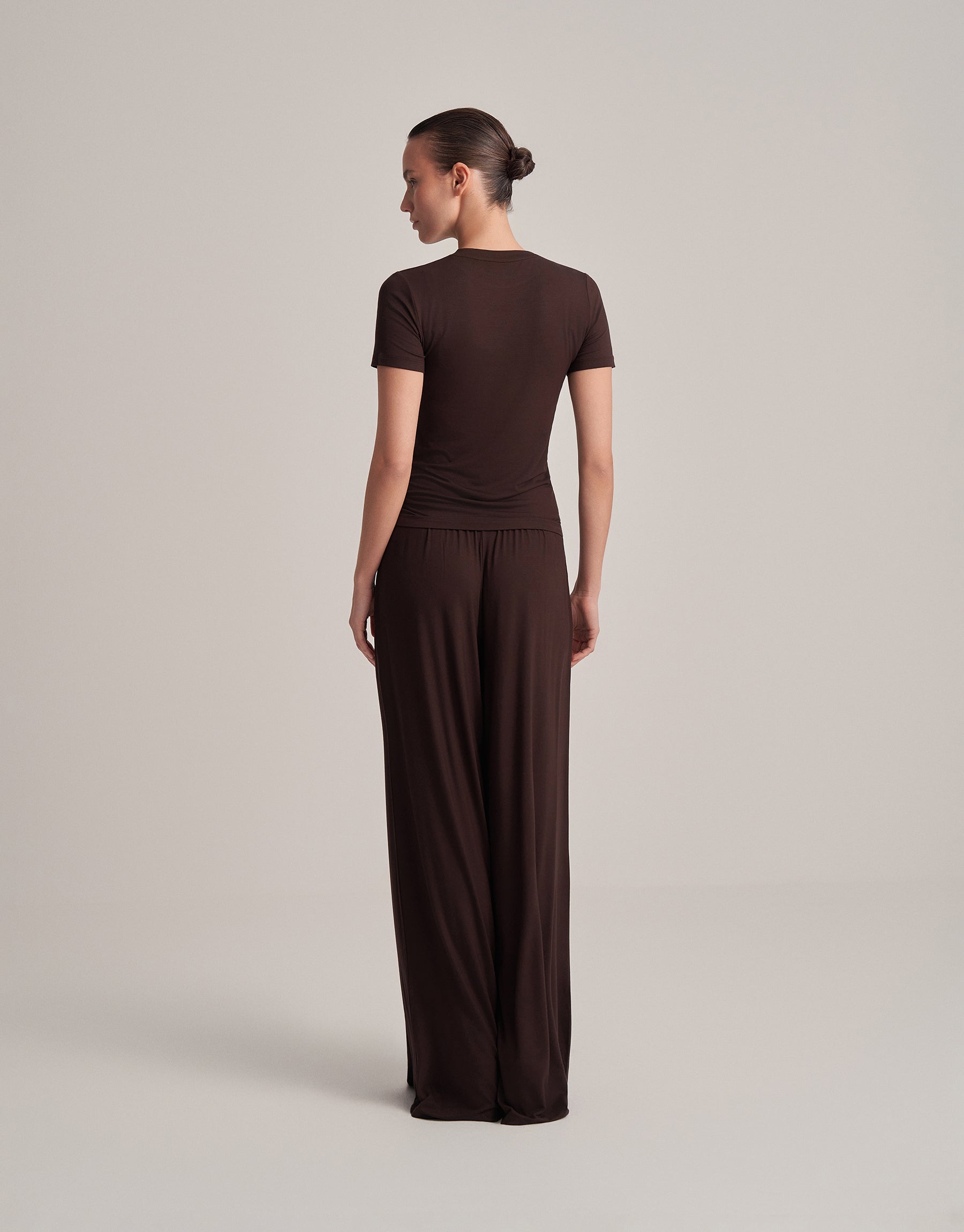 FIT SHORT-SLEEVE T-SHIRT DARK BROWN