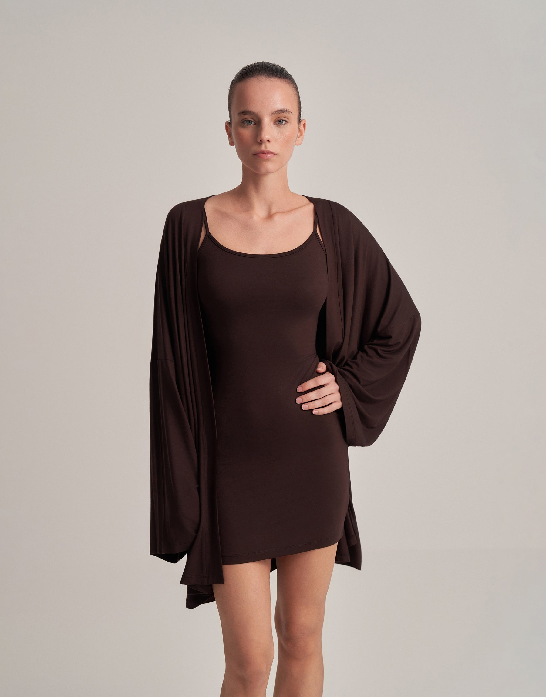 BACKLESS, STRAPLESS SHORT DRESS, DARK BROWN