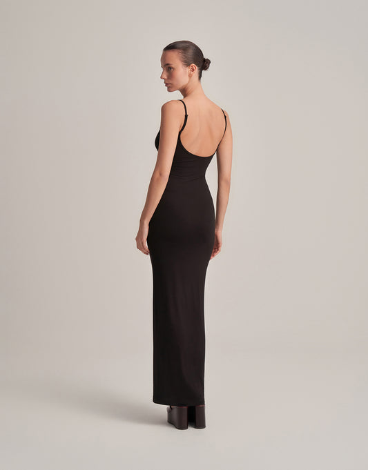 SIRT DEKOLTELİ ASKILI UZUN ELBİSE SİYAH