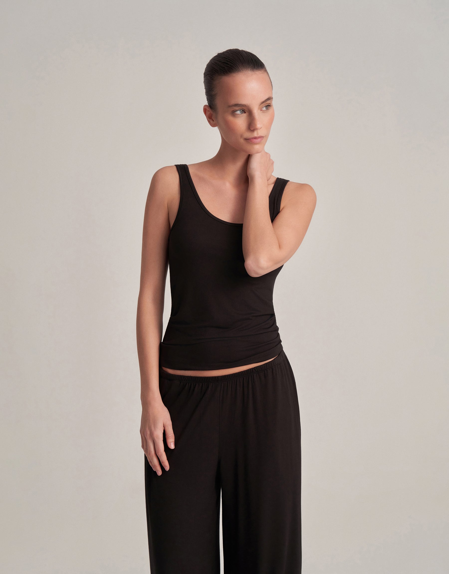 THICK STRAP TANK TOP BLACK