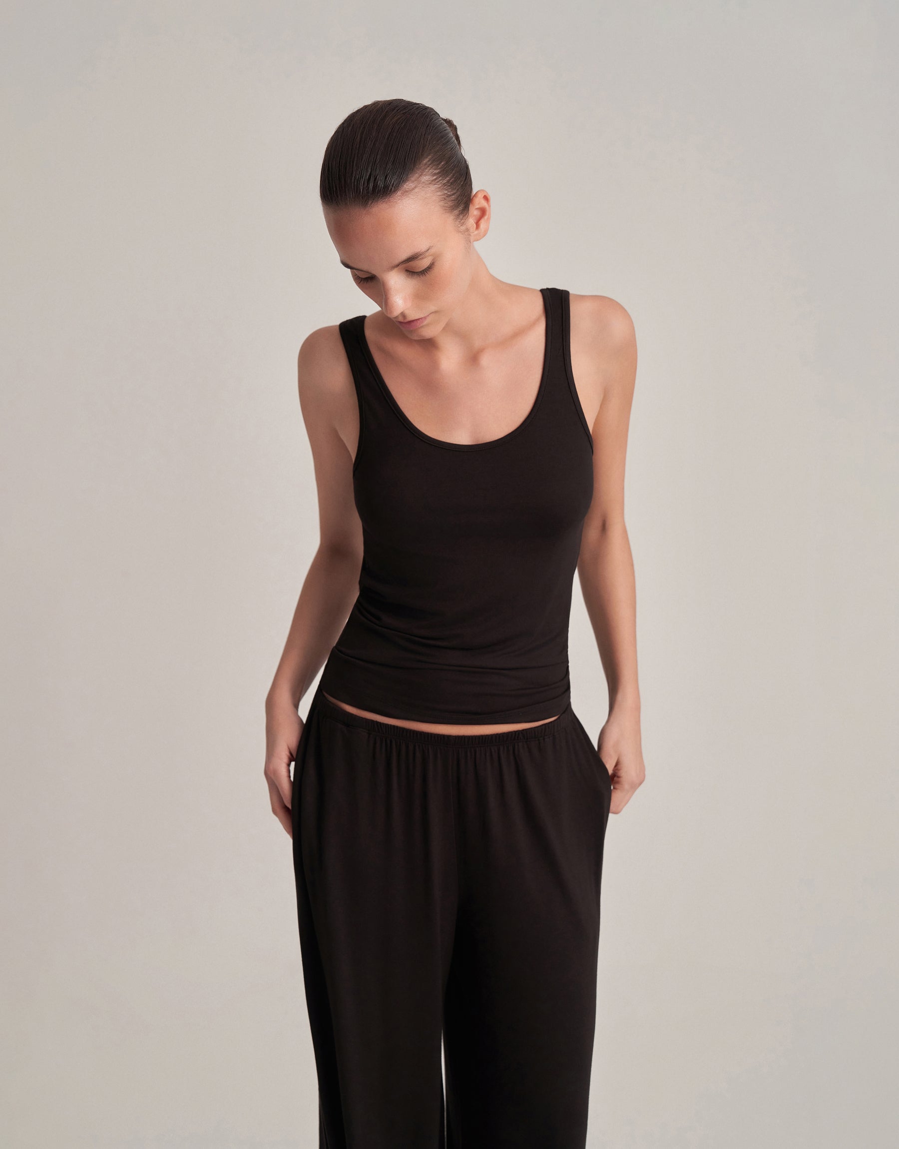 THICK STRAP TANK TOP BLACK