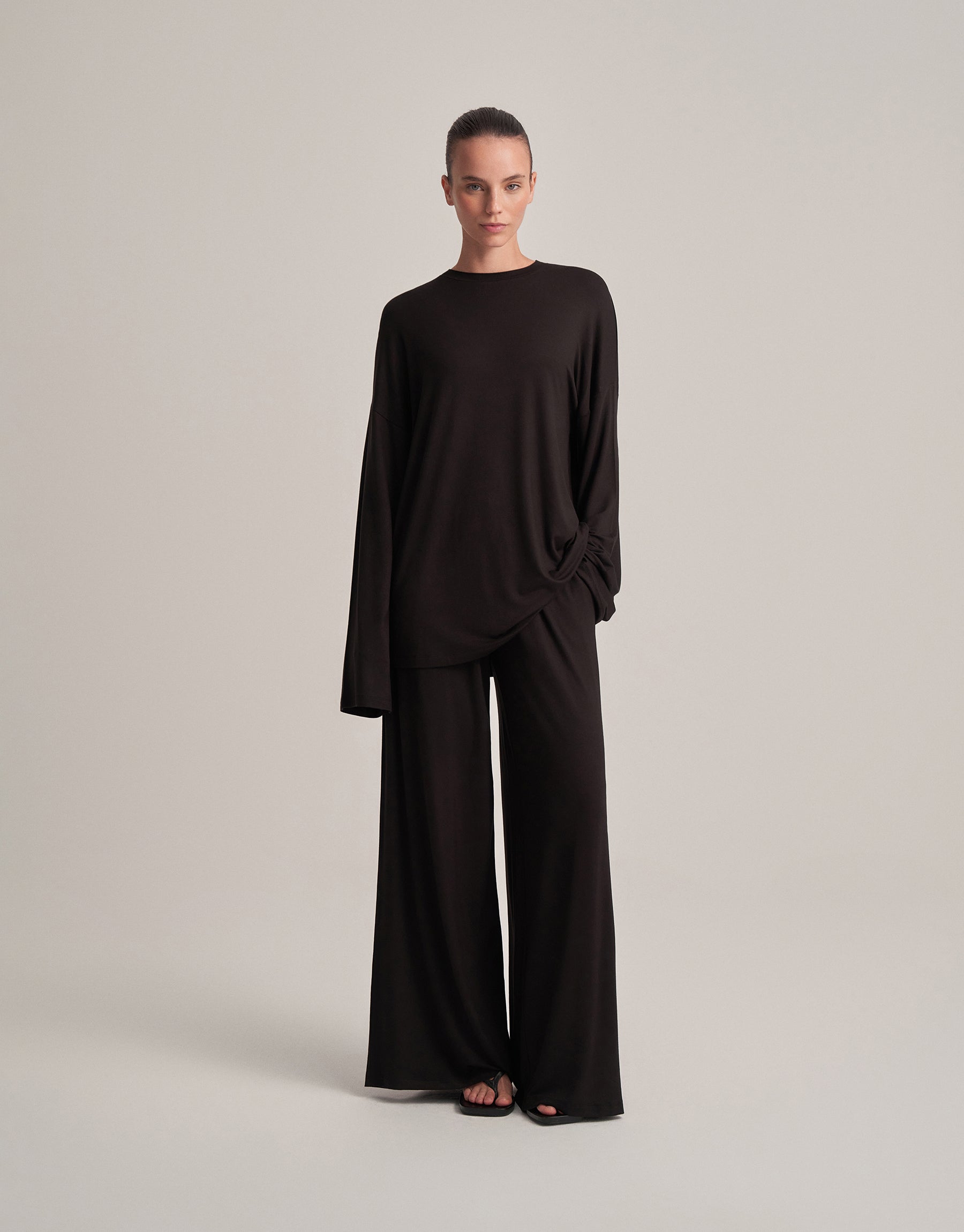 RELAXED FIT BLOUSE, BLACK.