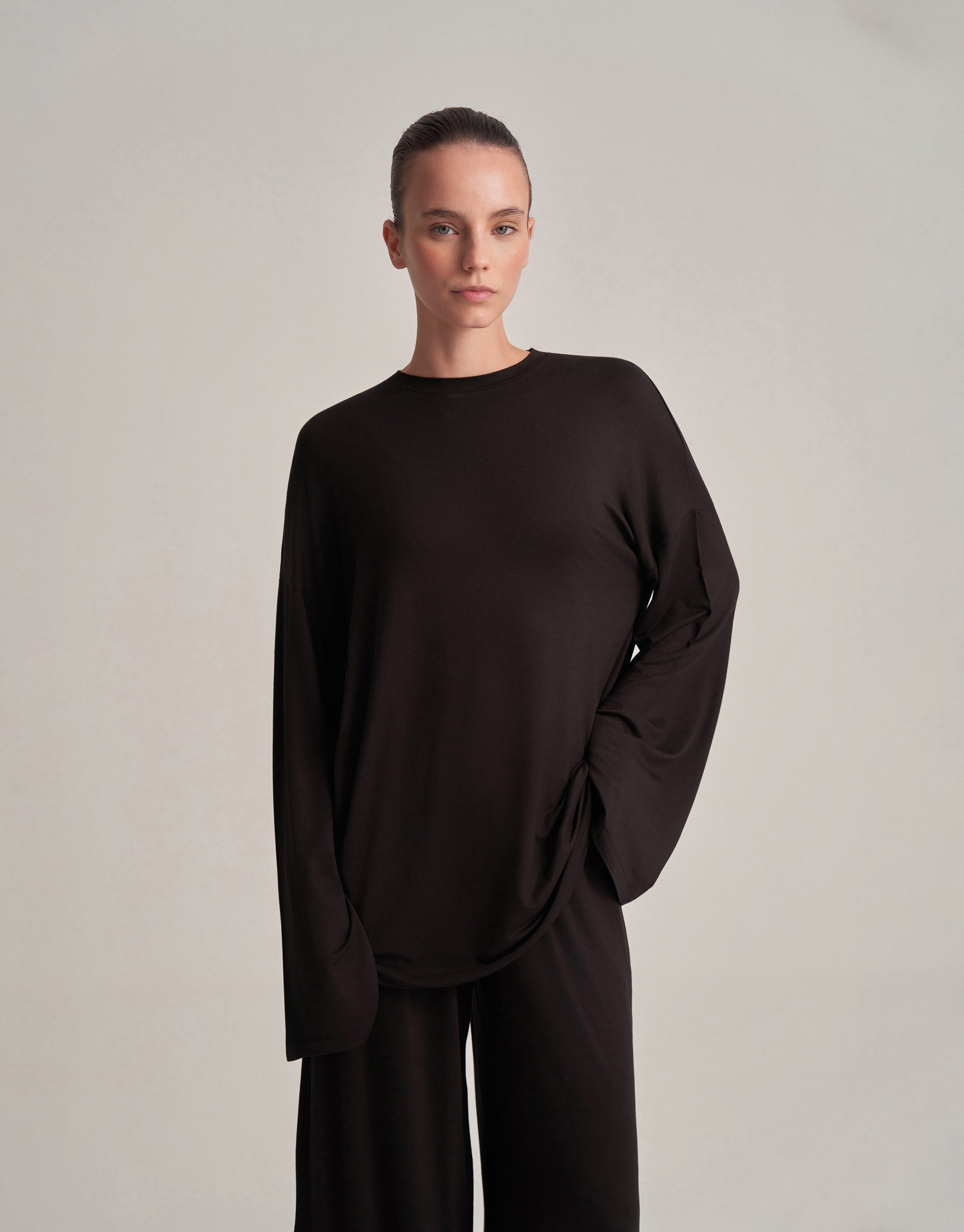 RAHAT FORMLU BLUZ SİYAH