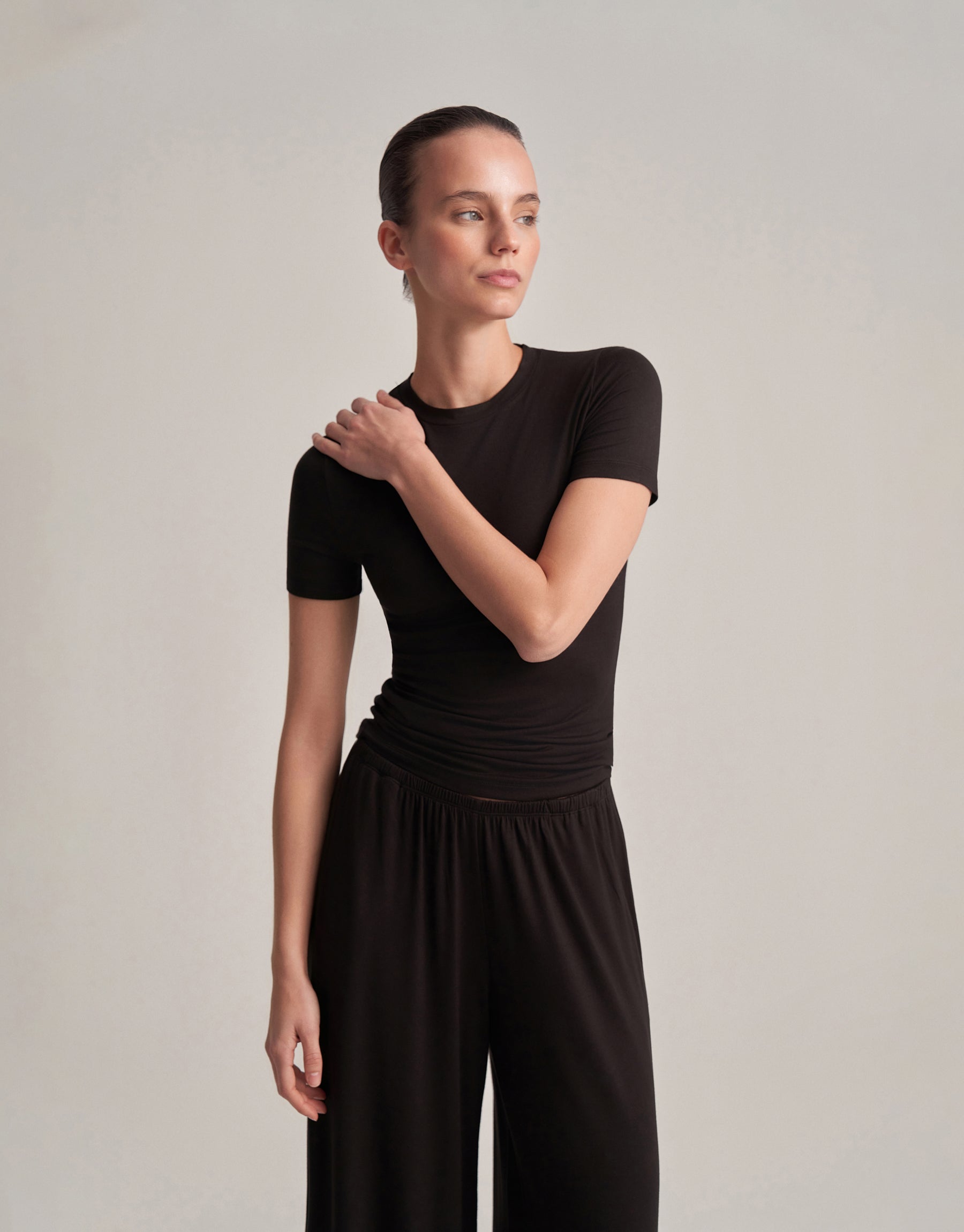 FIT SHORT-SLEEVE T-SHIRT BLACK